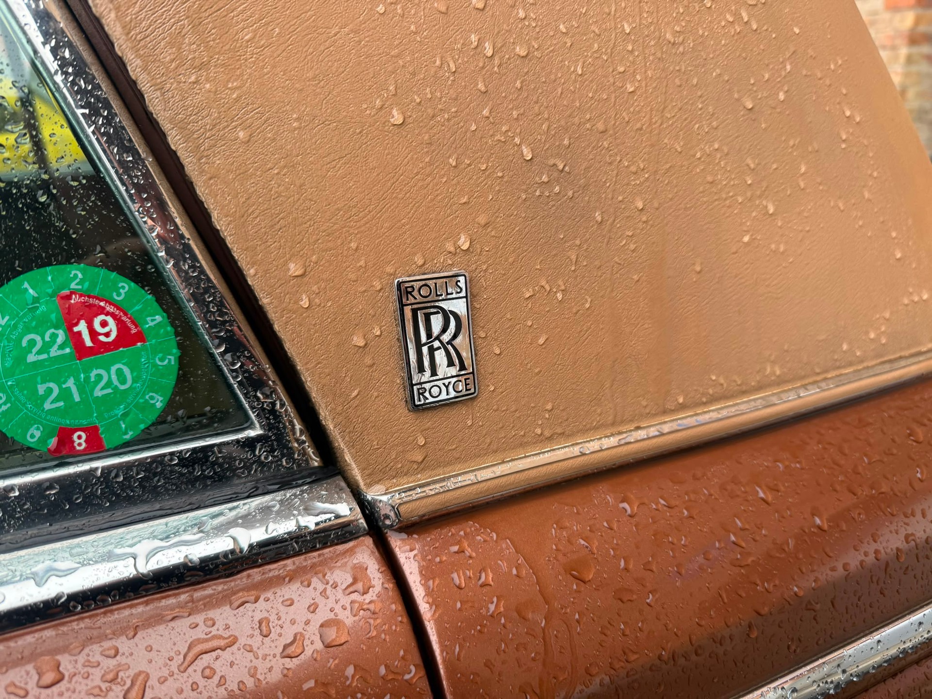 ROLLS-ROYCE Silver Wraith-image-24