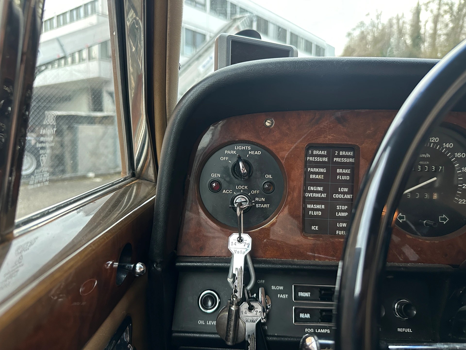ROLLS-ROYCE Silver Wraith-image-13