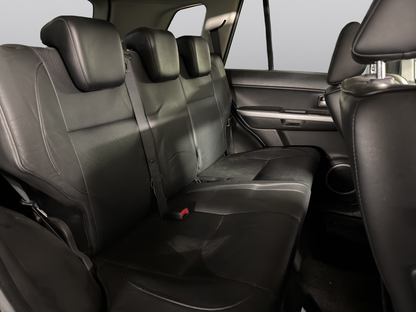 SUZUKI Grand Vitara 2.7 24V V6 Top-showroom-element-3