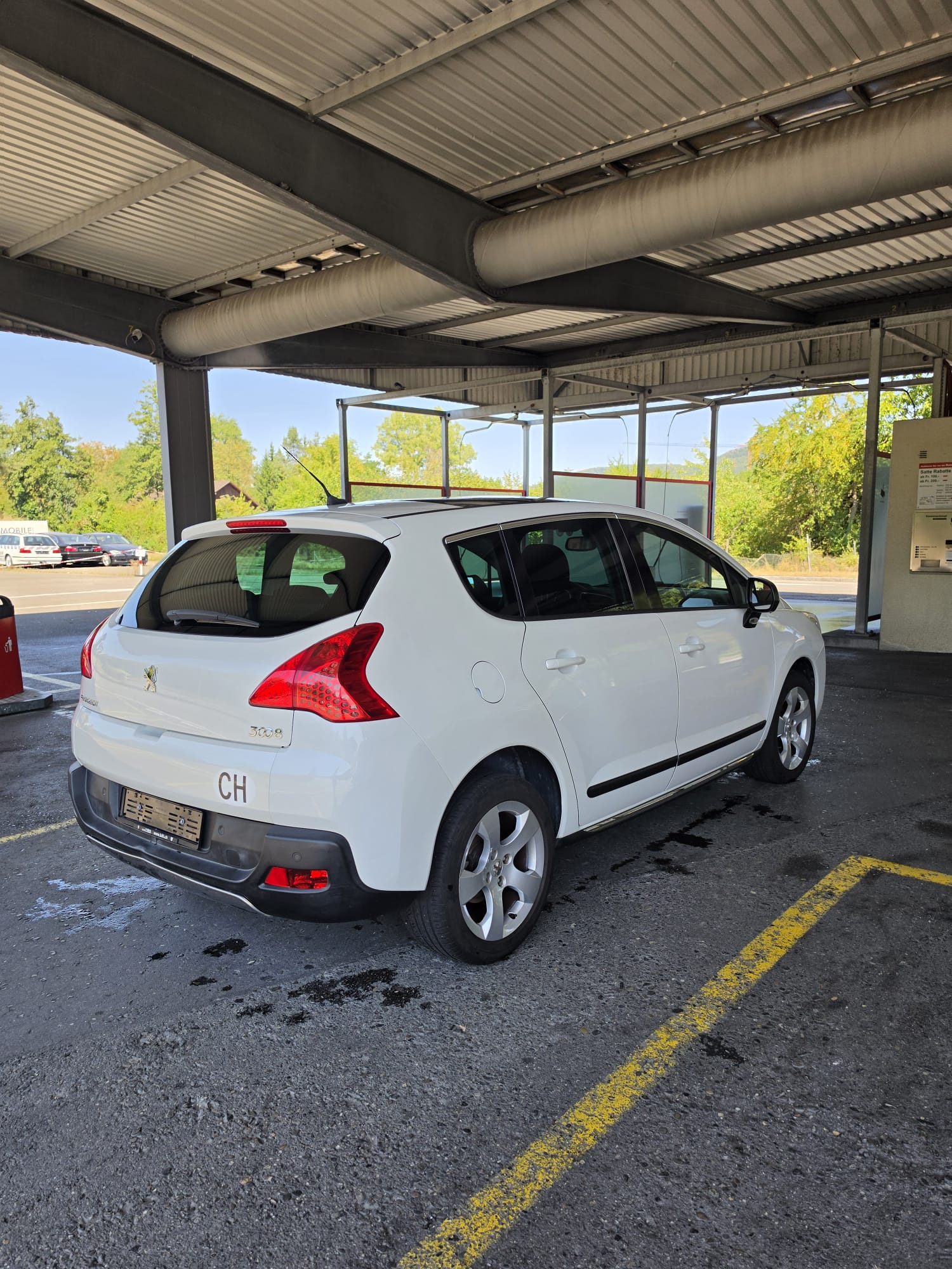 PEUGEOT 3008 1.6 16V T Allure-image-5