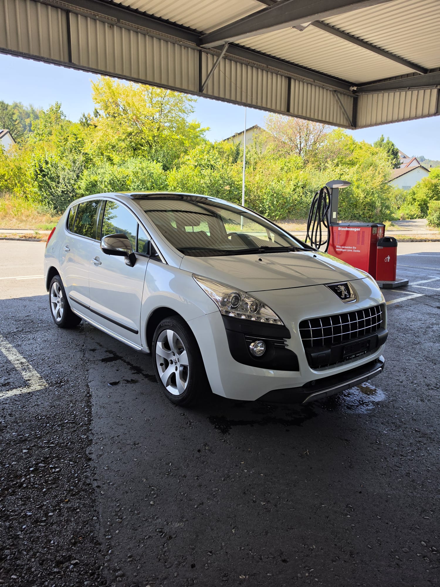 PEUGEOT 3008 1.6 16V T Allure-image-0
