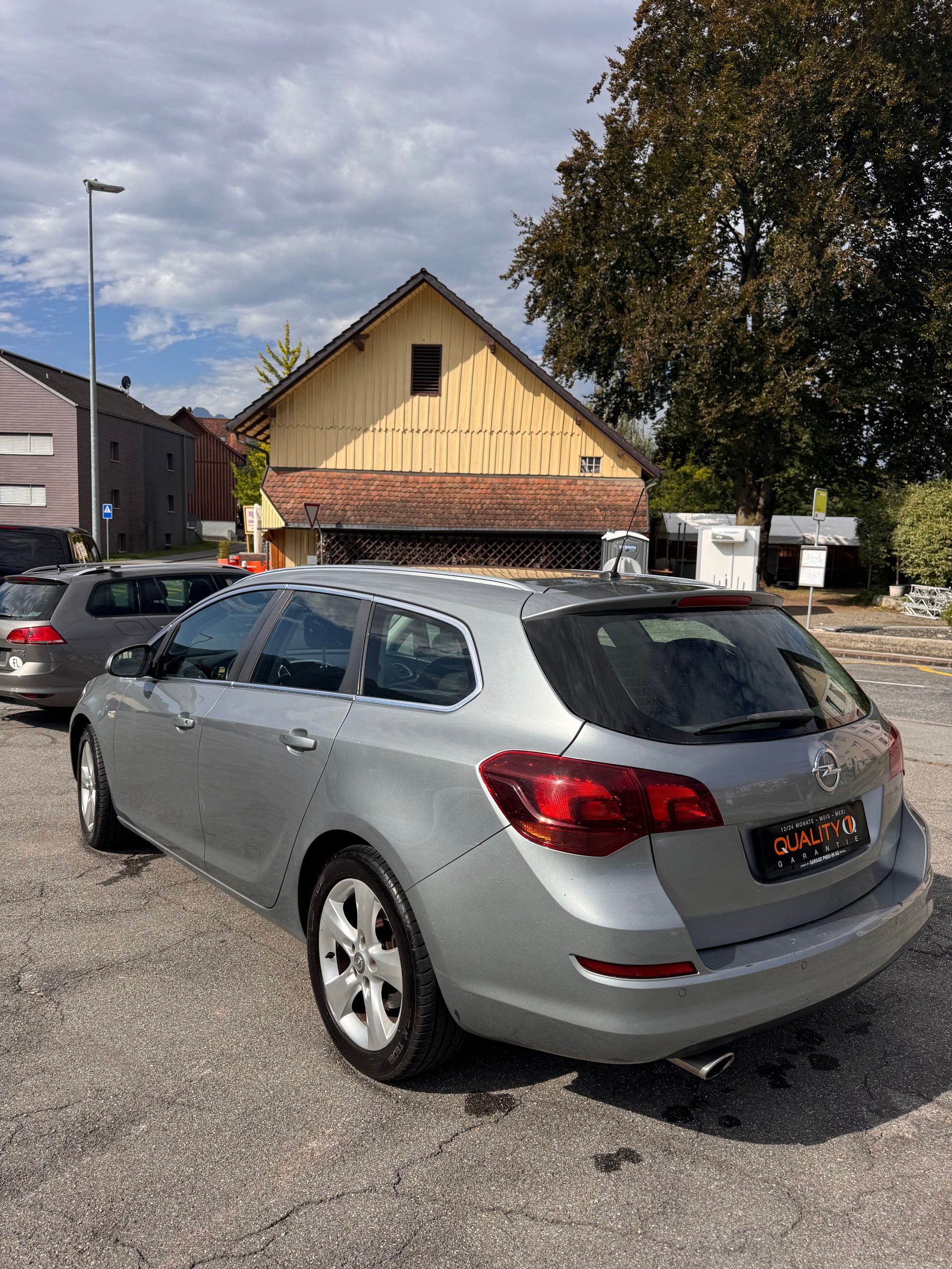 OPEL Astra SportsTourer 1.6i 16V Turbo Cosmo-image-3