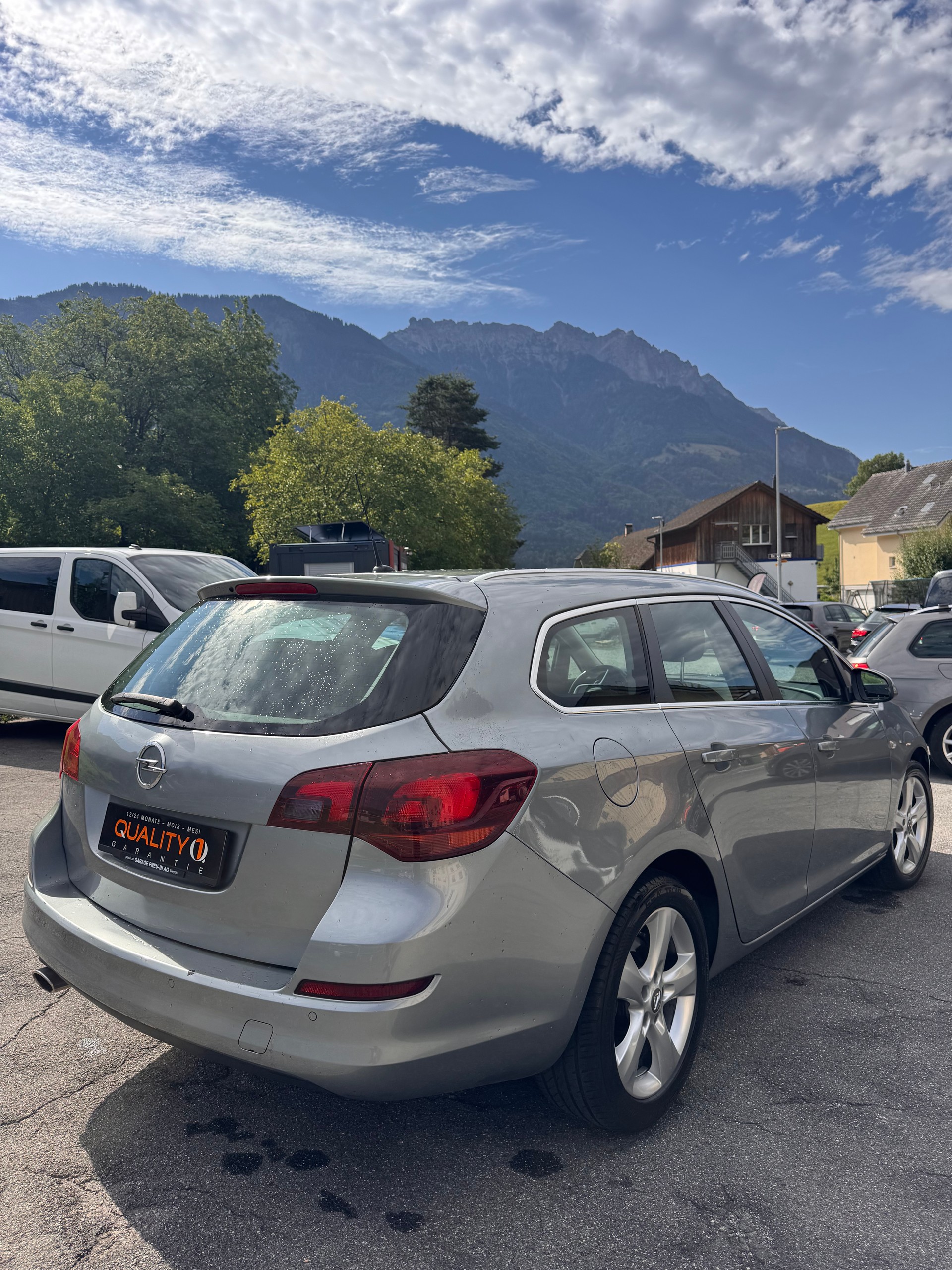 OPEL Astra SportsTourer 1.6i 16V Turbo Cosmo-image-2