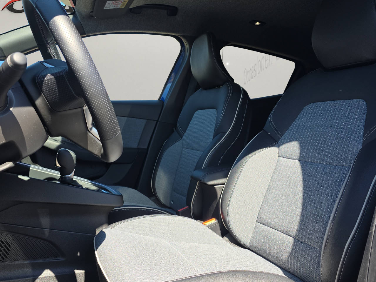 RENAULT Clio 1.0 TCe techno CVT-image-10