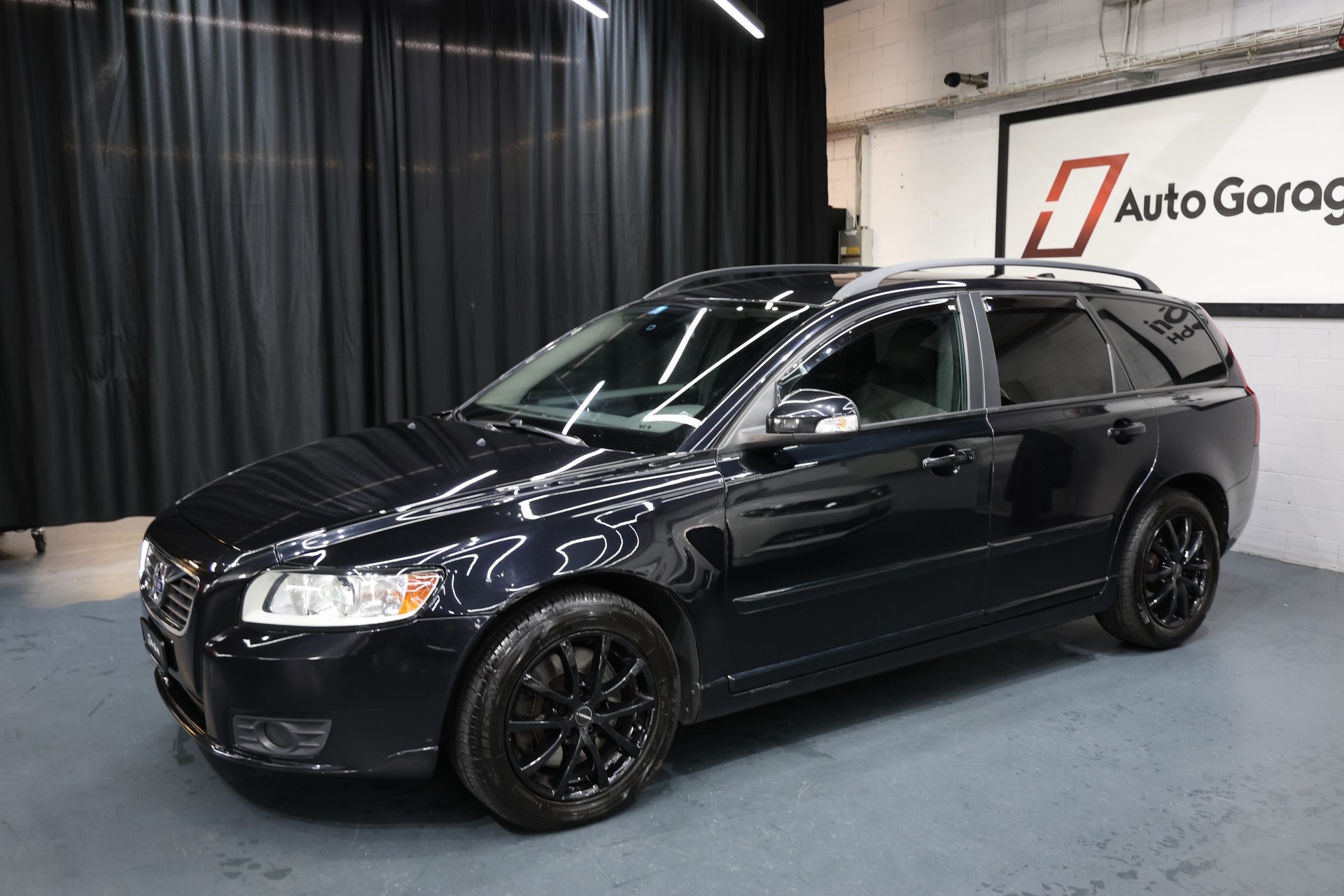 VOLVO V50 D3 Summum Geartronic-showroom-element-2
