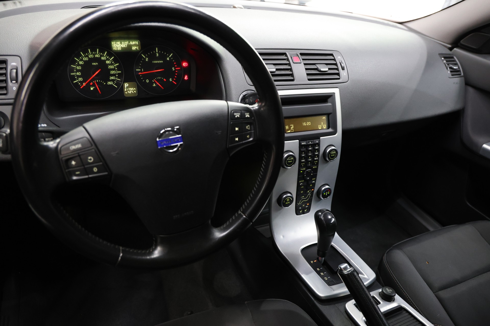 VOLVO V50 D3 Summum Geartronic-image-18