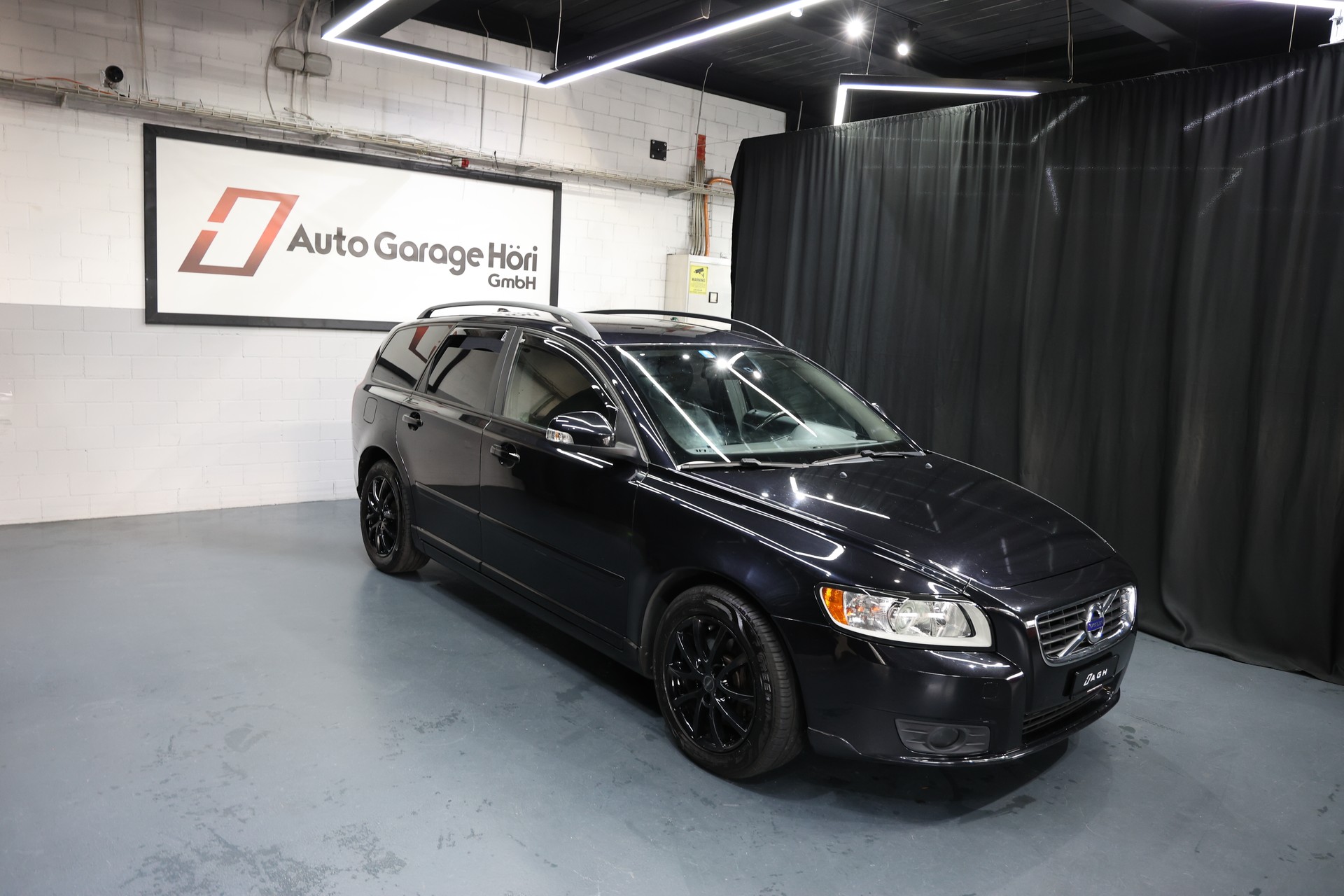 VOLVO V50 D3 Summum Geartronic-image-8