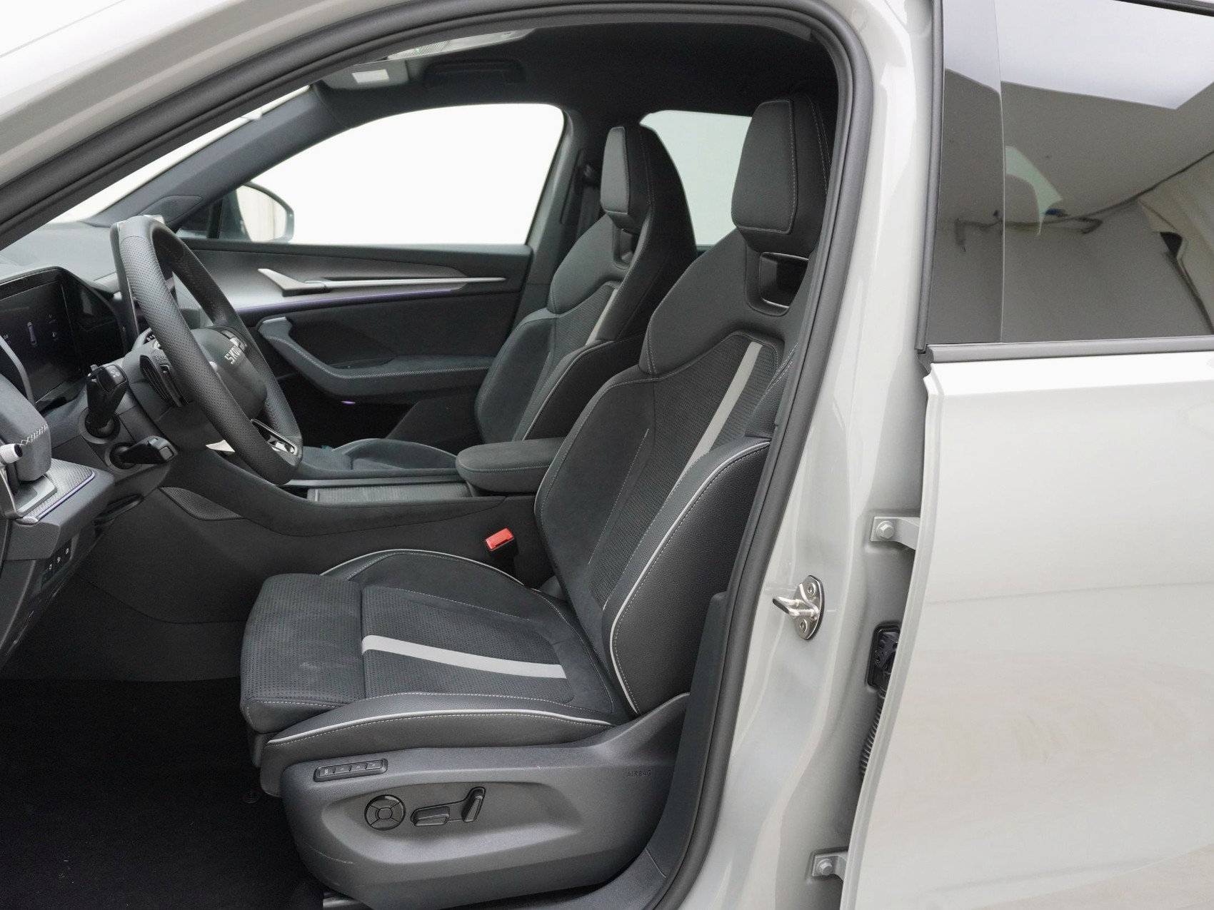 SKODA Kodiaq 2.0 TSI SportLine-image-11