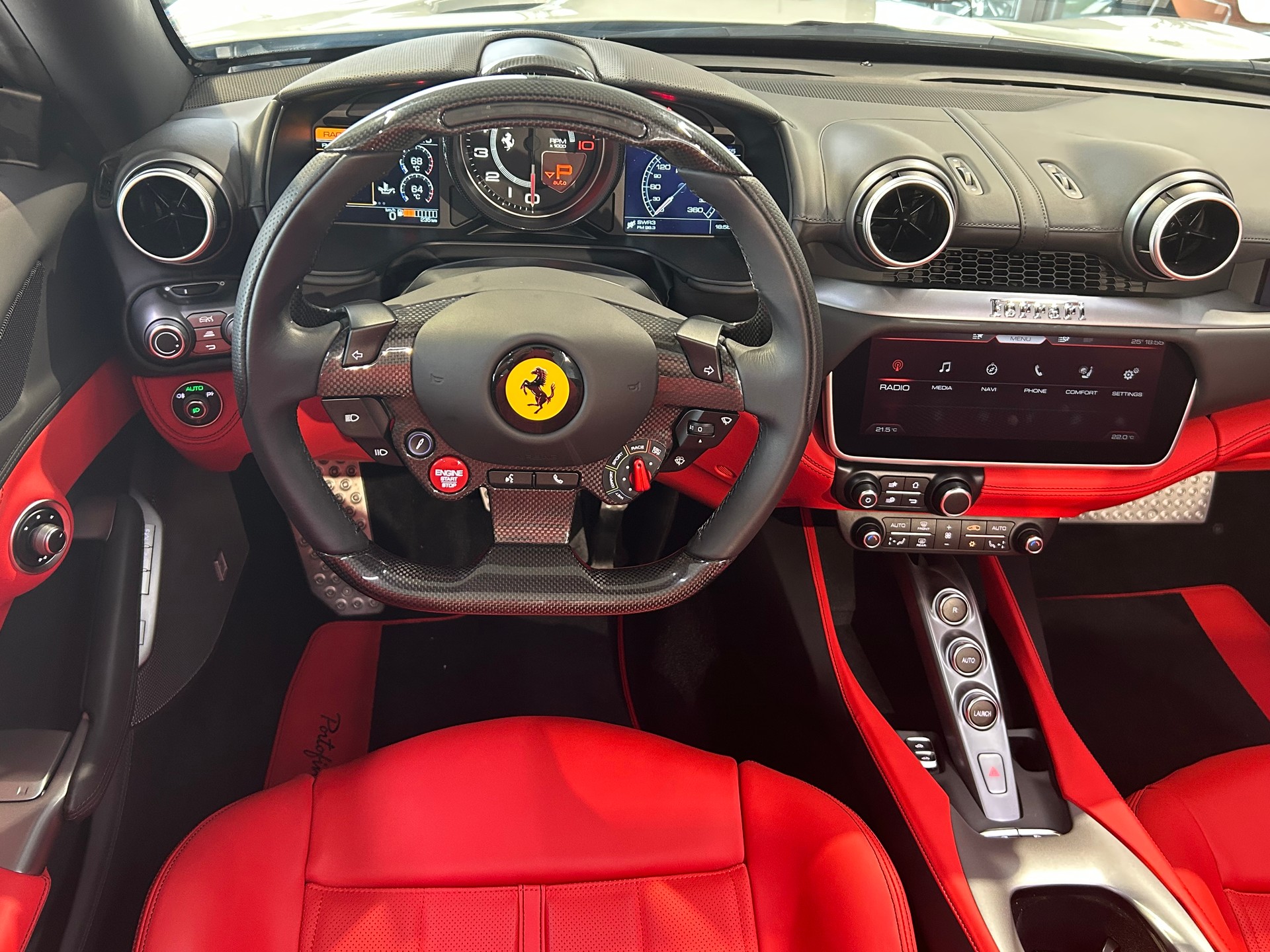 FERRARI Portofino M-image-16