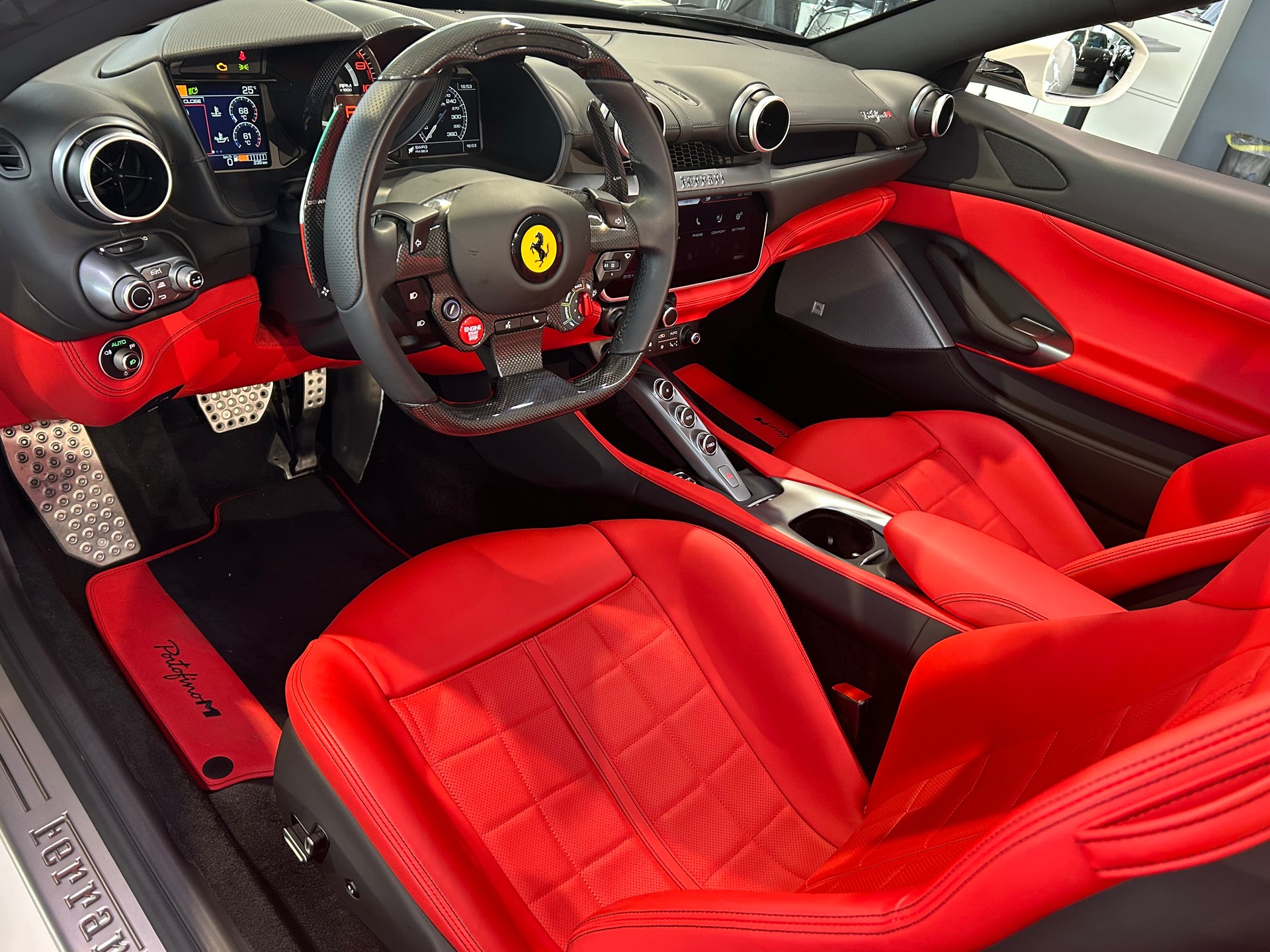FERRARI Portofino M-image-10