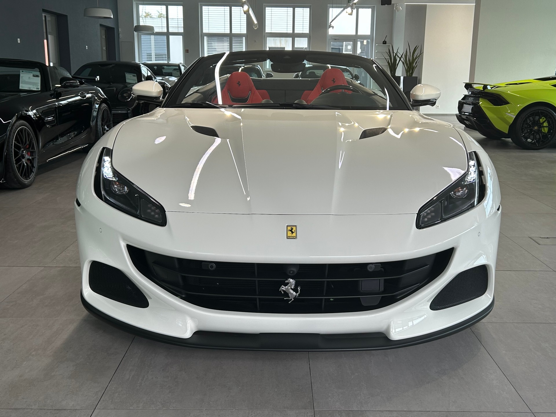 FERRARI Portofino M-image-2