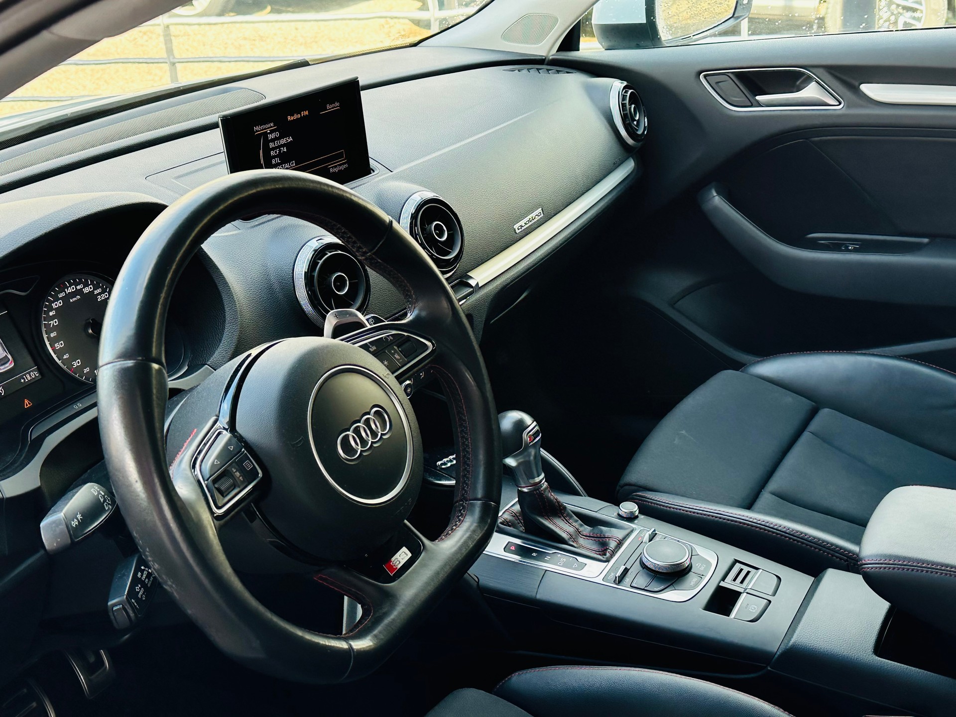 AUDI S3 Sportback 2.0 TFSI quattro S-tronic-image-10