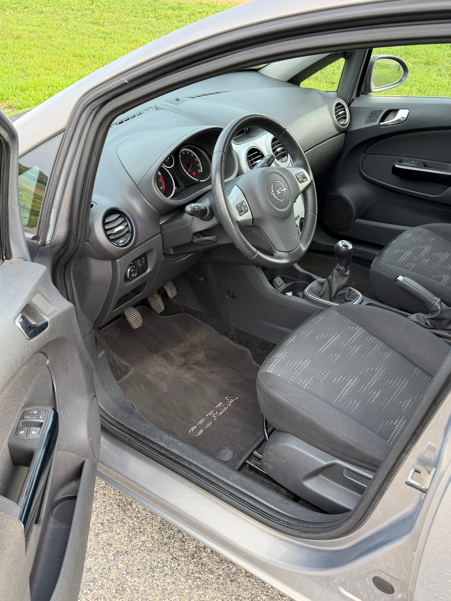 OPEL Corsa 1.4 TP Enjoy-image-9