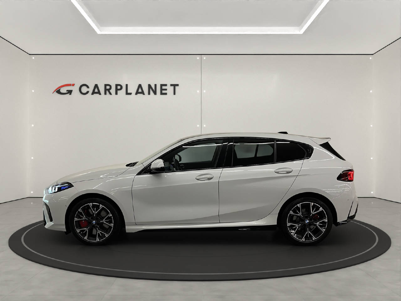 BMW 1er Reihe F70 120d-image-1