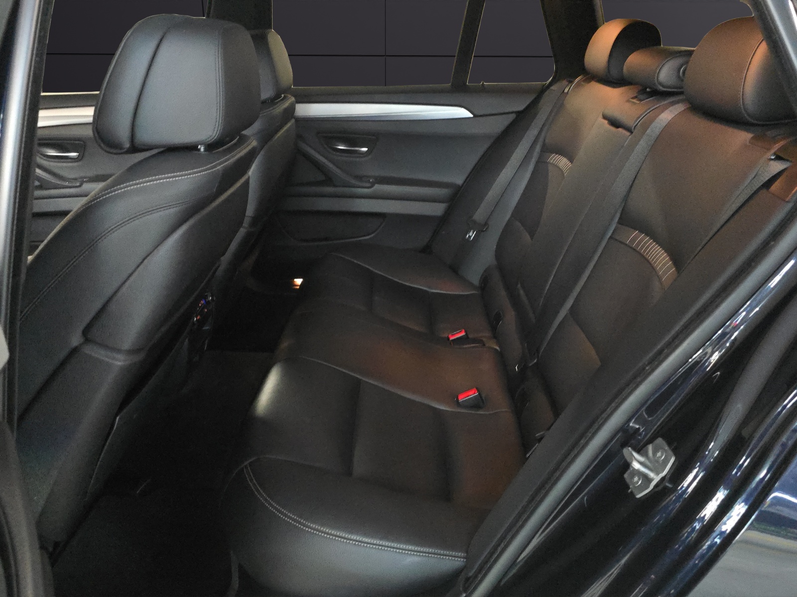 BMW M550d Touring xDrive Steptronic-image-20