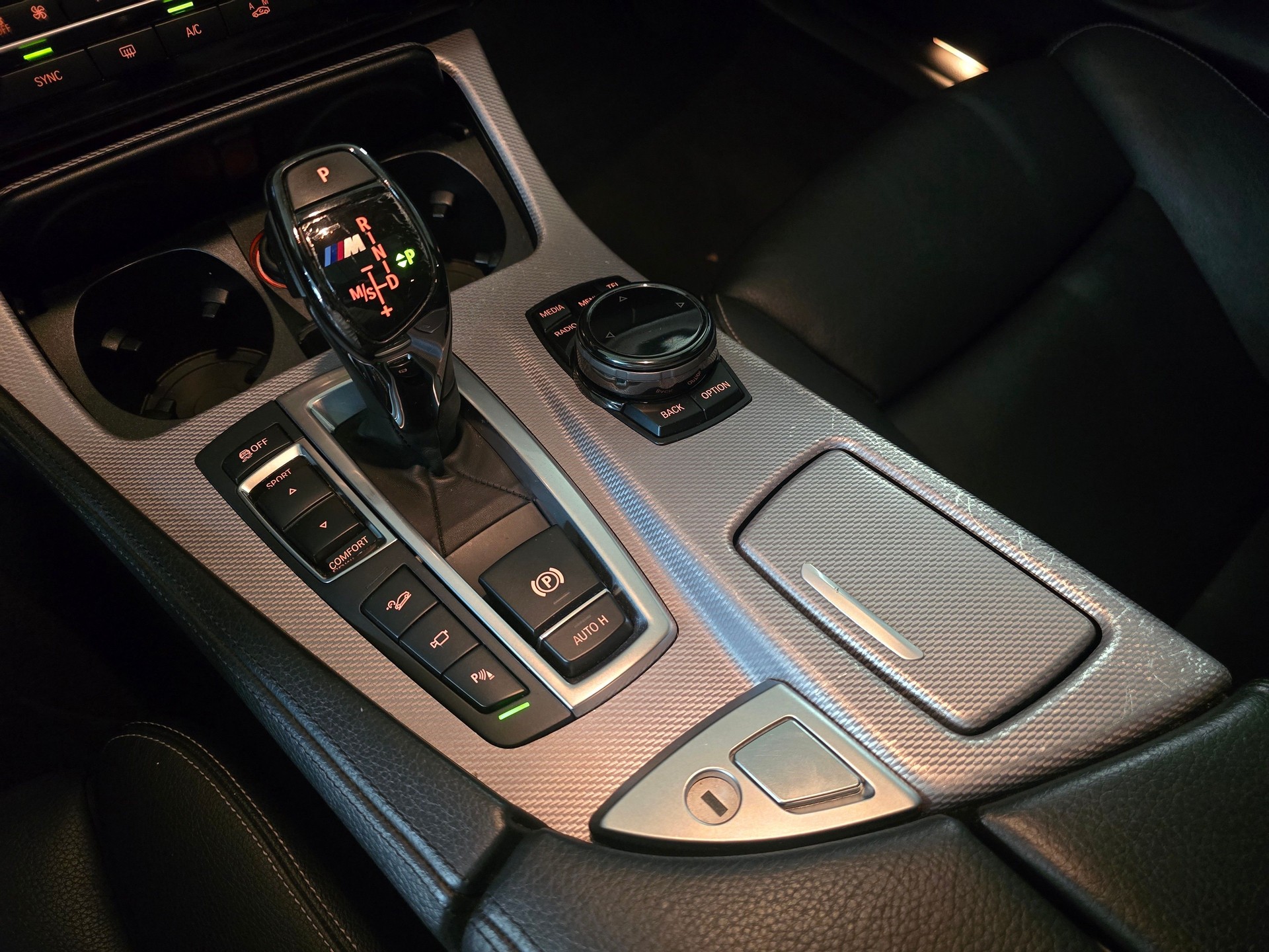 BMW M550 d Touring xDrive Steptronic-image-16