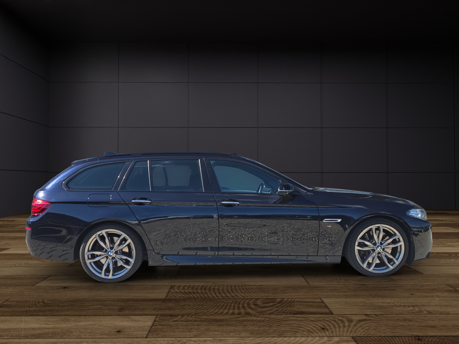BMW M550d Touring xDrive Steptronic-image-4