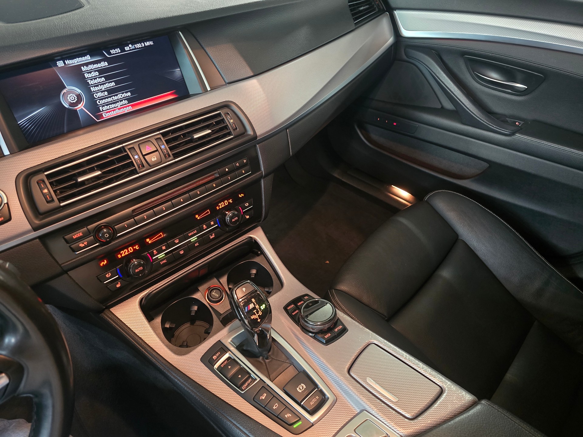 BMW M550d Touring xDrive Steptronic-image-11