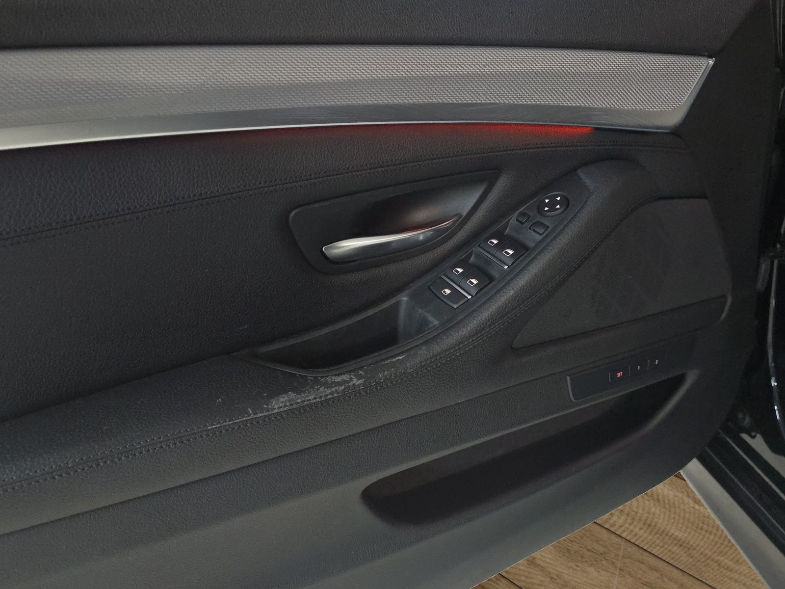 BMW M550 d Touring xDrive Steptronic-image-19
