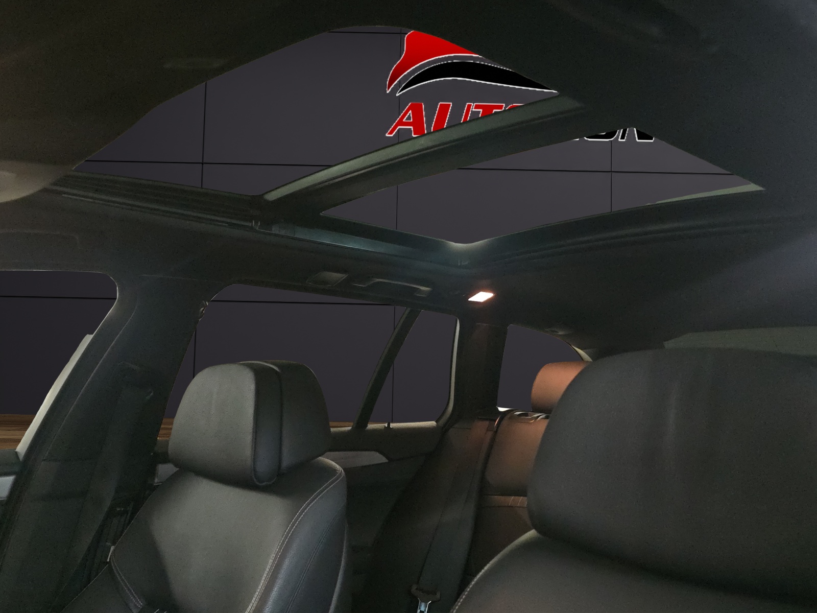 BMW M550d Touring xDrive Steptronic-image-23