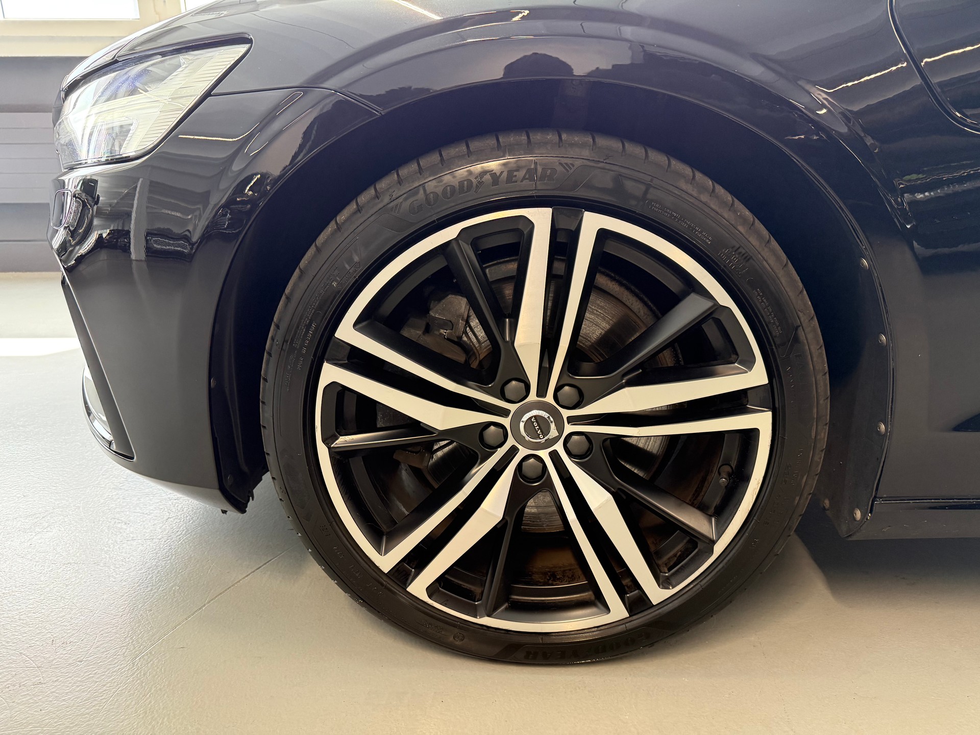 VOLVO V60 T8 eAWD Twin Engine R-Design Geartronic-image-23