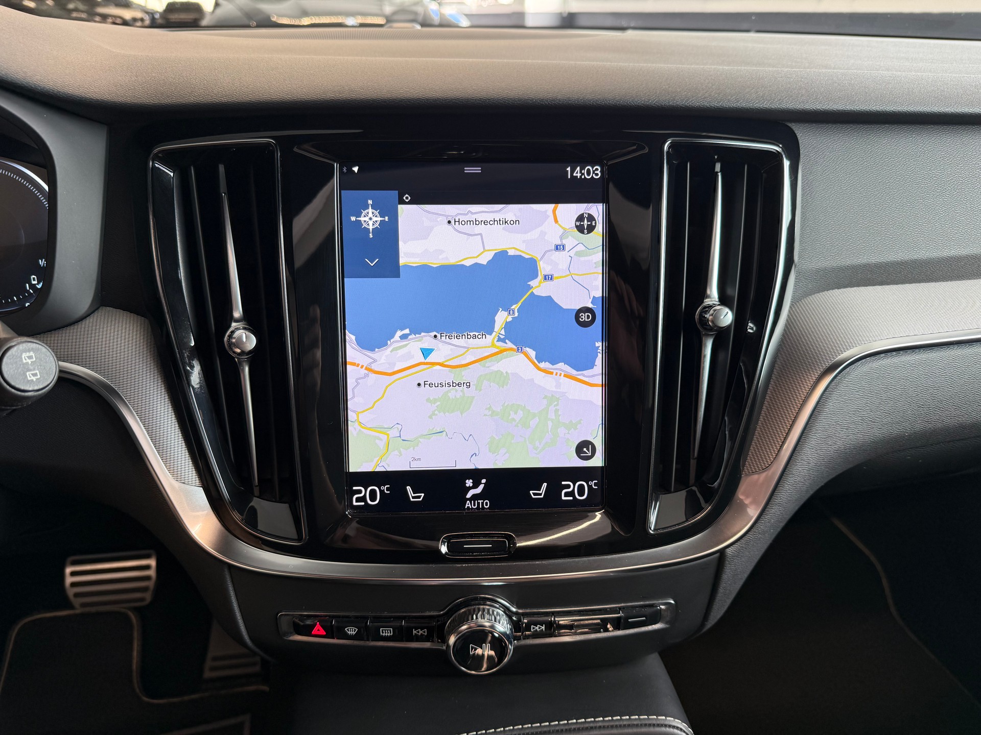 VOLVO V60 T8 eAWD Twin Engine R-Design Geartronic-image-10
