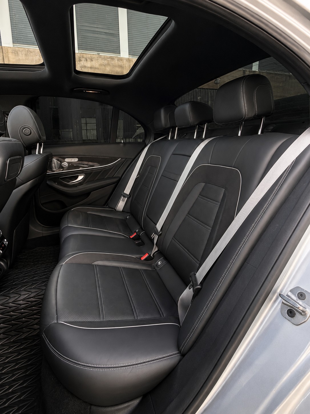 MERCEDES-BENZ E 63 S AMG 4matic+-image-8
