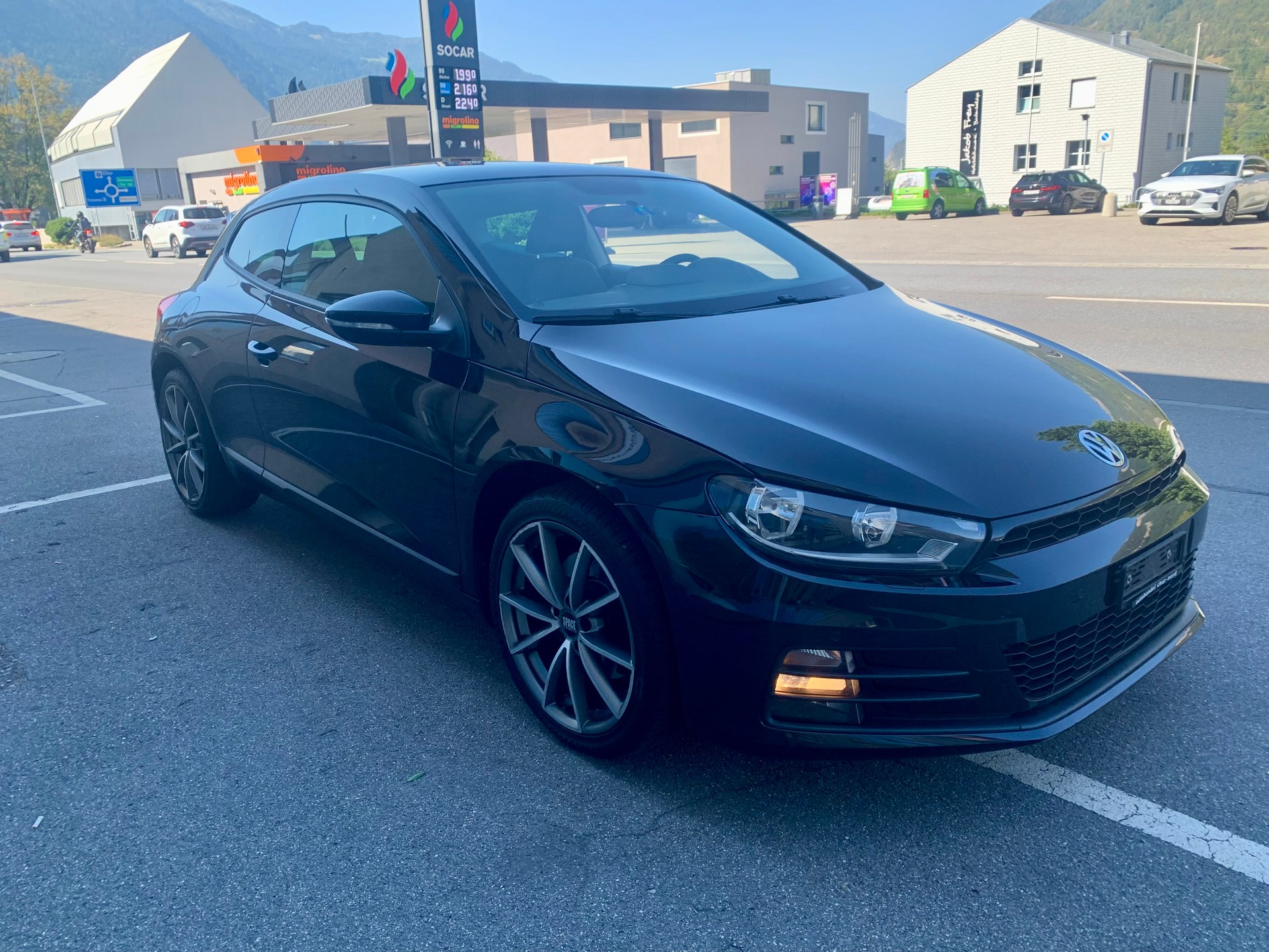 VW Scirocco 2.0 TSI-image-1