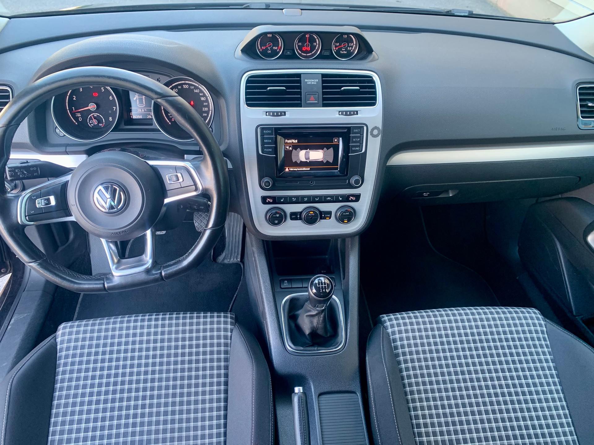 VW Scirocco 2.0 TSI-image-6