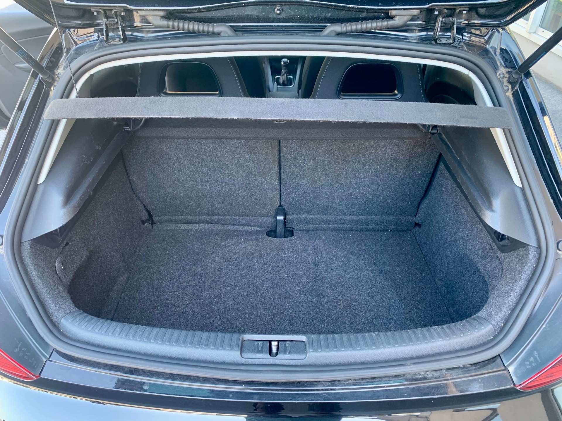 VW Scirocco 2.0 TSI-image-12