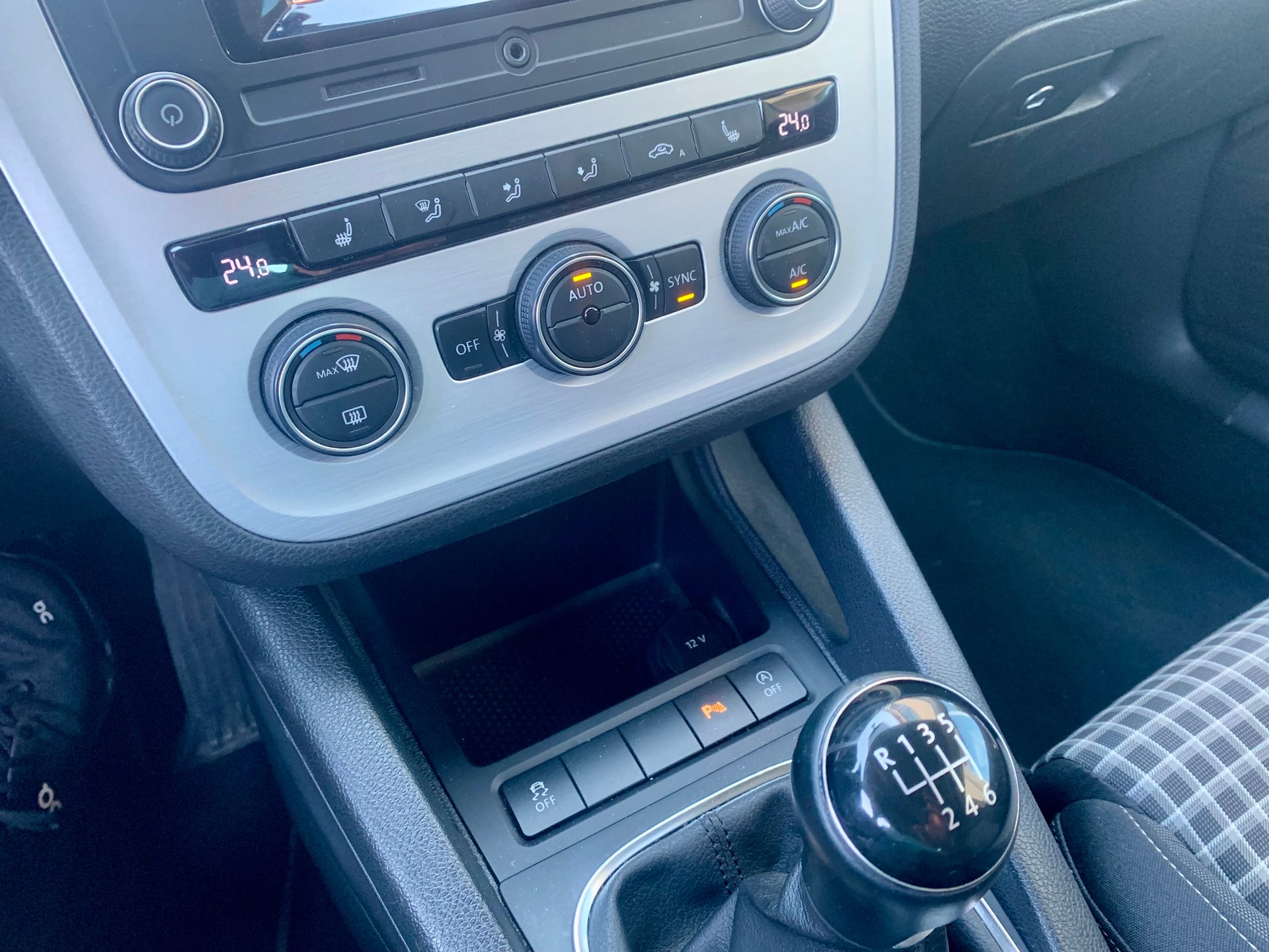VW Scirocco 2.0 TSI-image-11