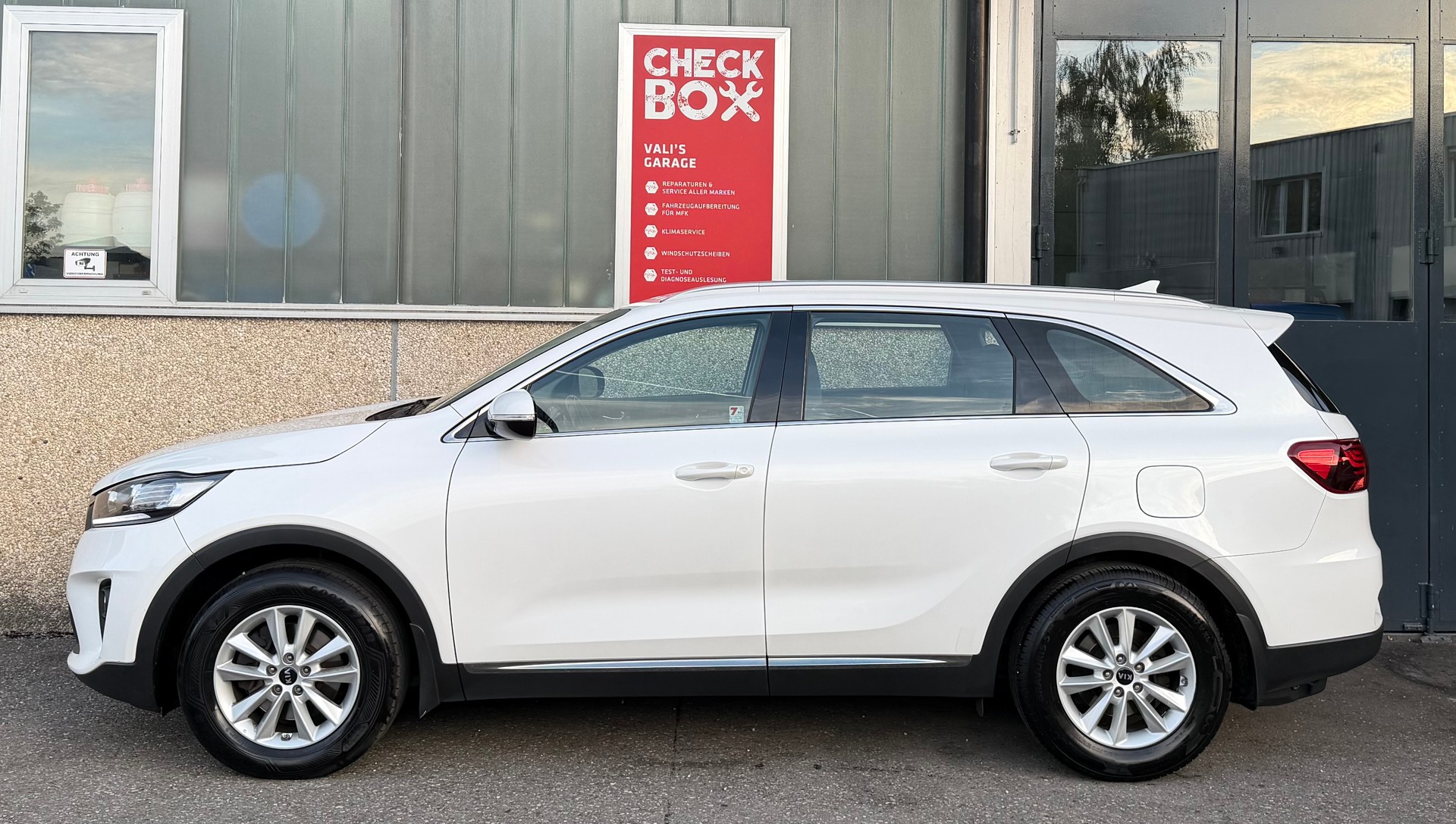 KIA Sorento 2.2 CRDI Trend Active 5P. Automatic 3000kg Anhängelast-image-1