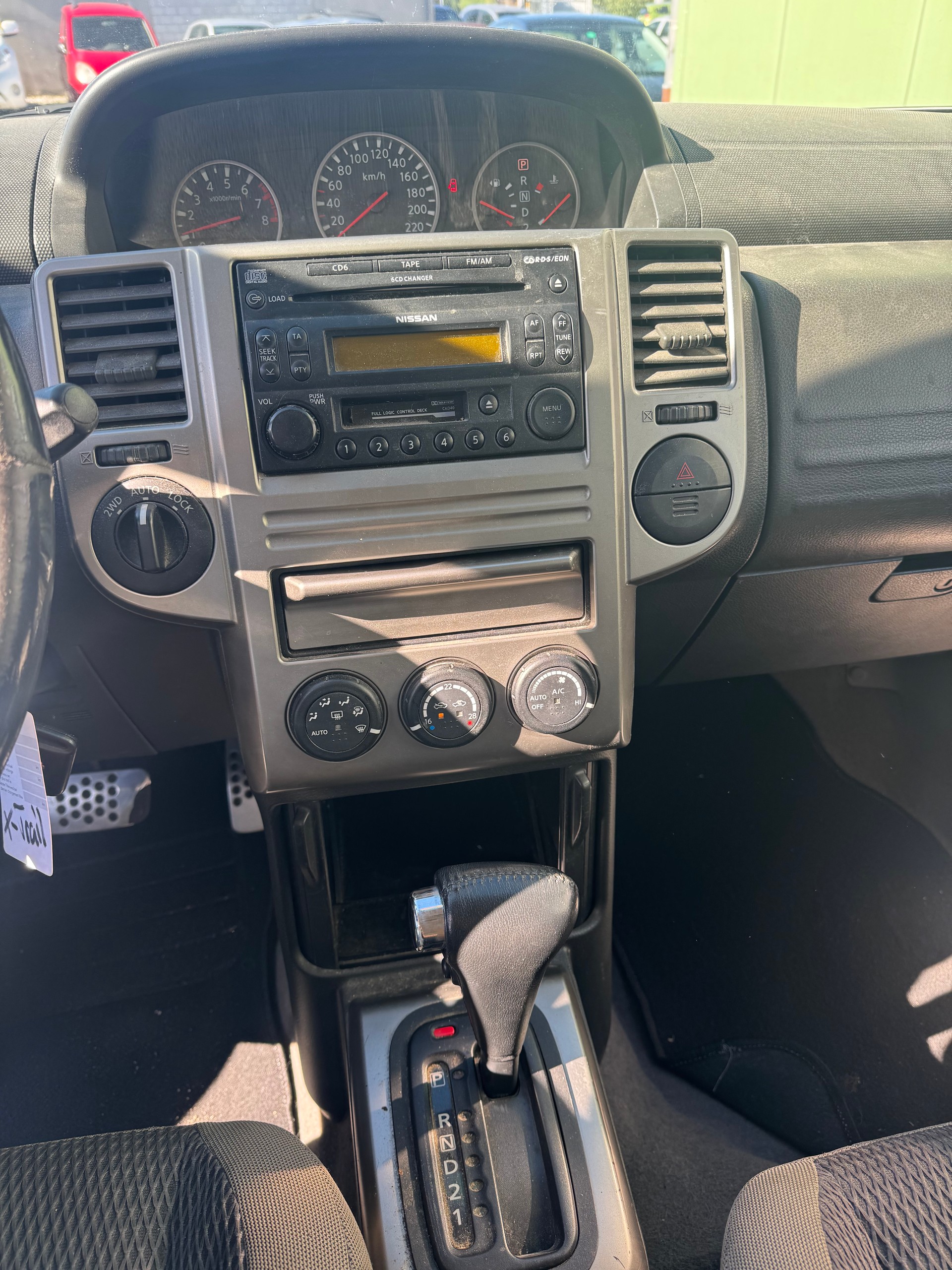 NISSAN X-Trail 2.5 16V Columbia Pack premium 4WD-image-8