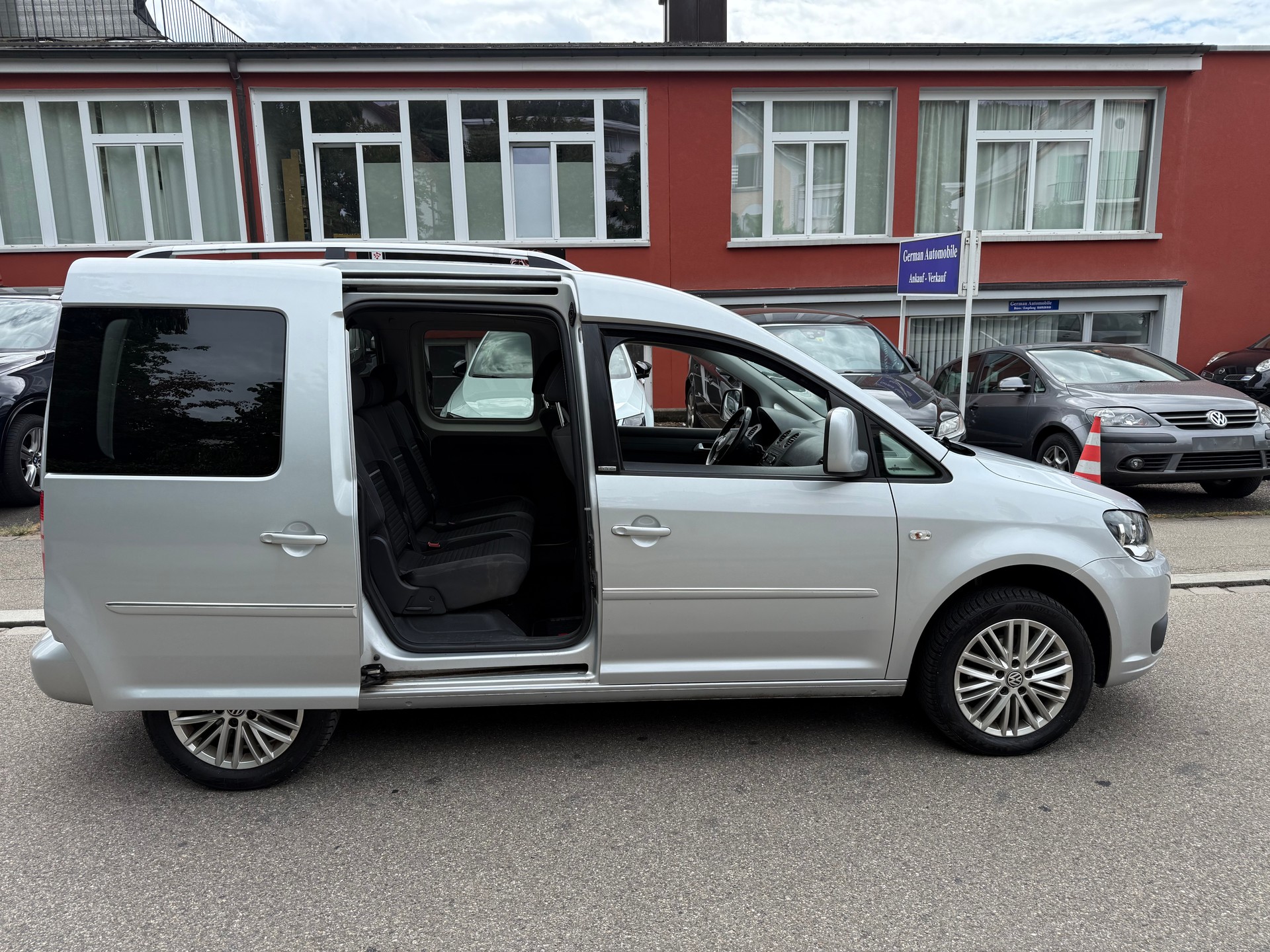 VW Caddy 1.6 TDI Blue Motion Technology Family CUP-image-5