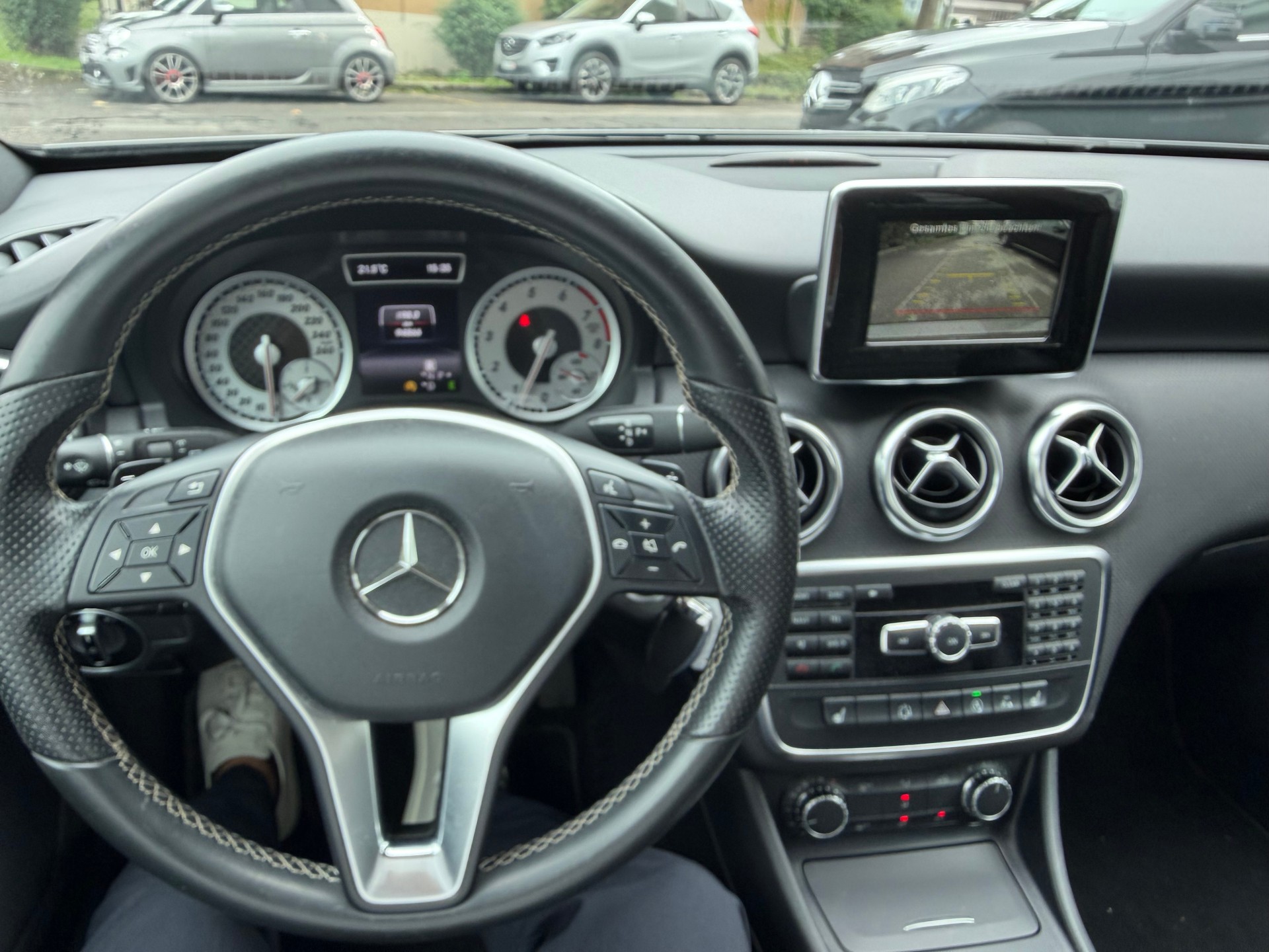 MERCEDES-BENZ A 180 Urban 7G-DCT-image-14