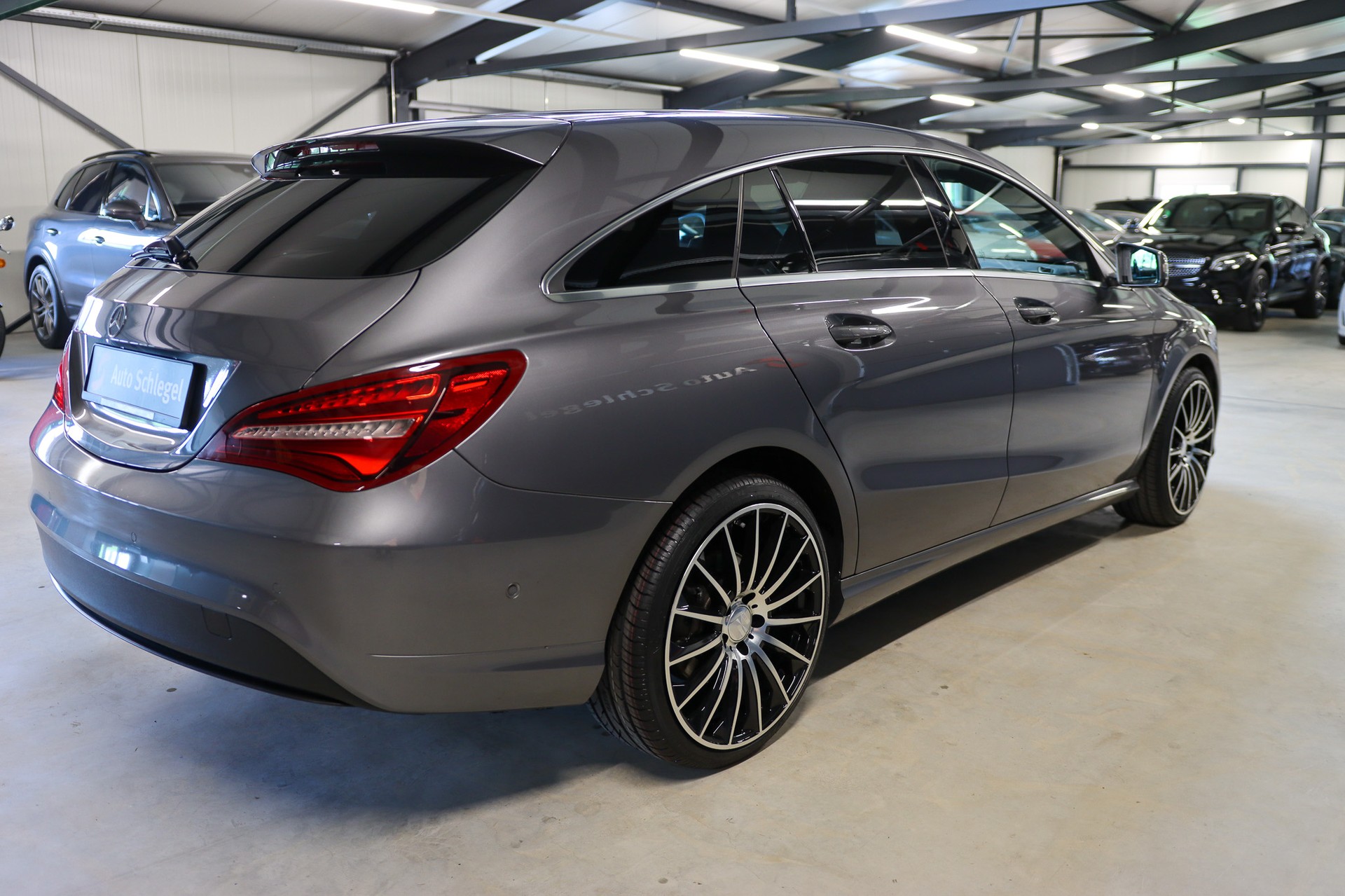 MERCEDES-BENZ CLA Shooting Brake 220 4Matic 7G-DCT-image-5