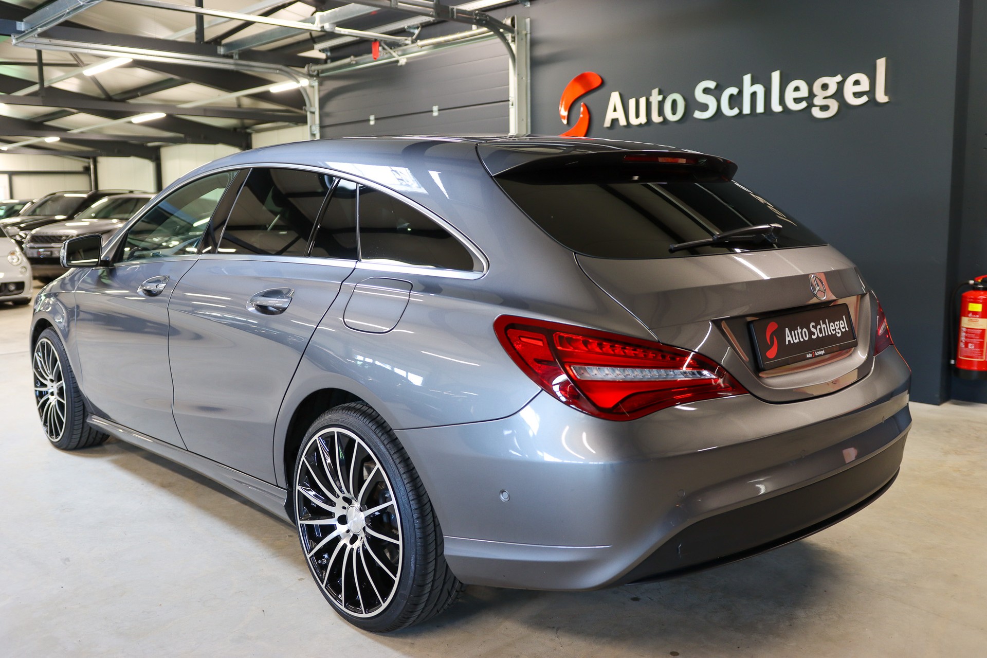 MERCEDES-BENZ CLA Shooting Brake 220 4Matic 7G-DCT-image-3