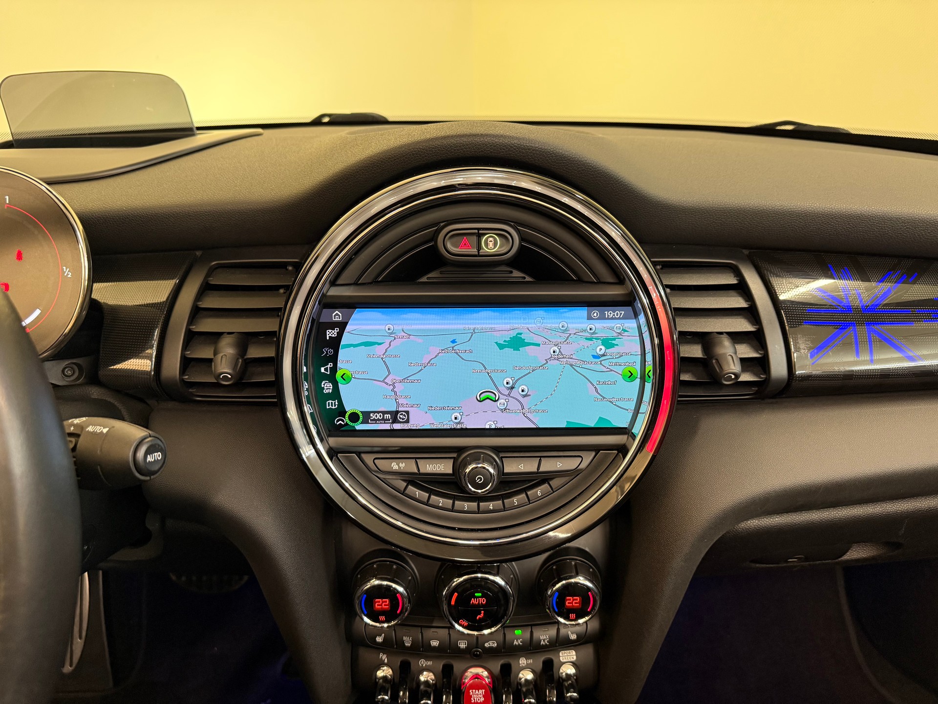MINI Cooper John Cooper Works Cabriolet Steptronic-image-21