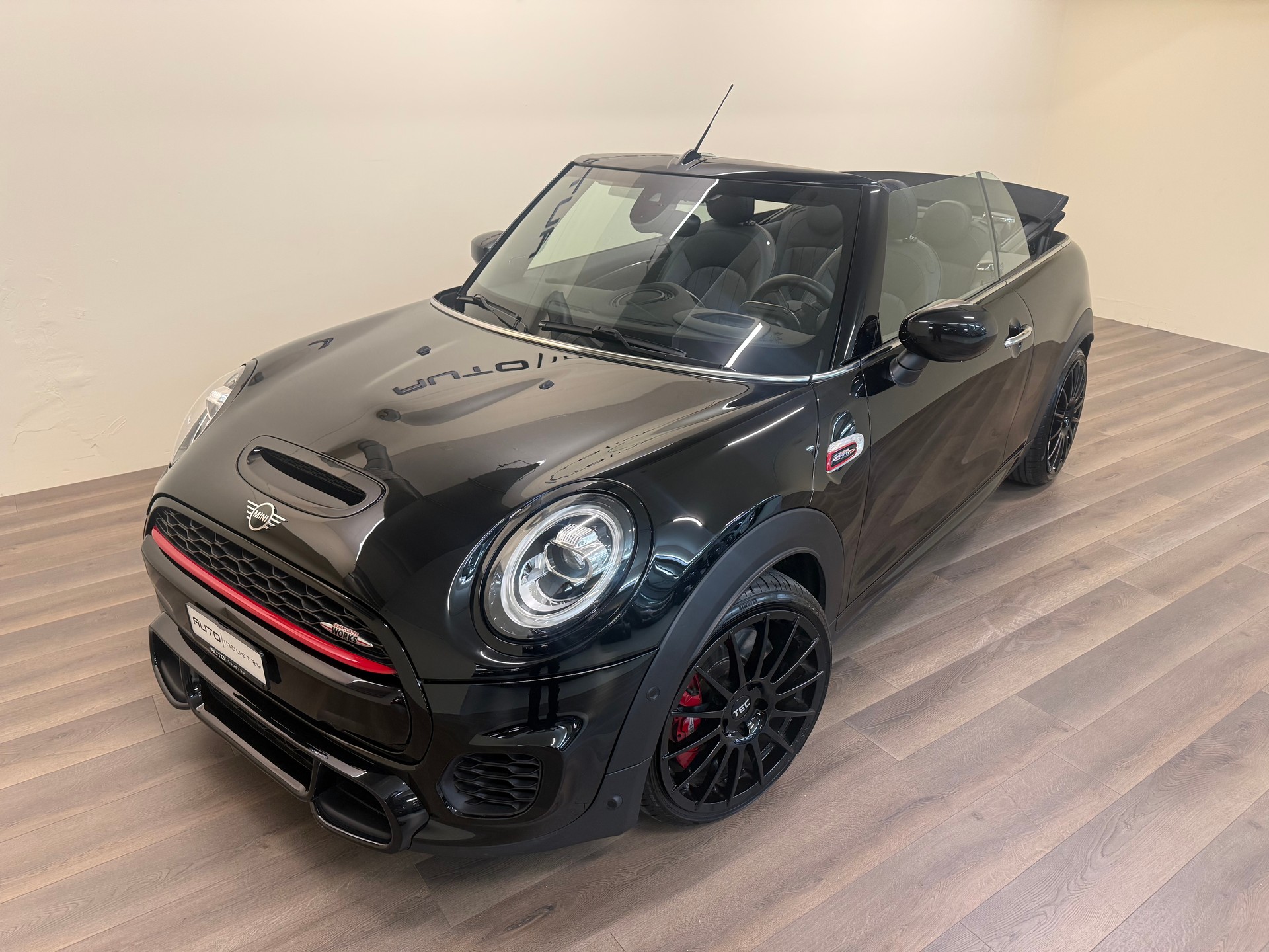 MINI Cooper John Cooper Works Cabriolet Steptronic-image-1