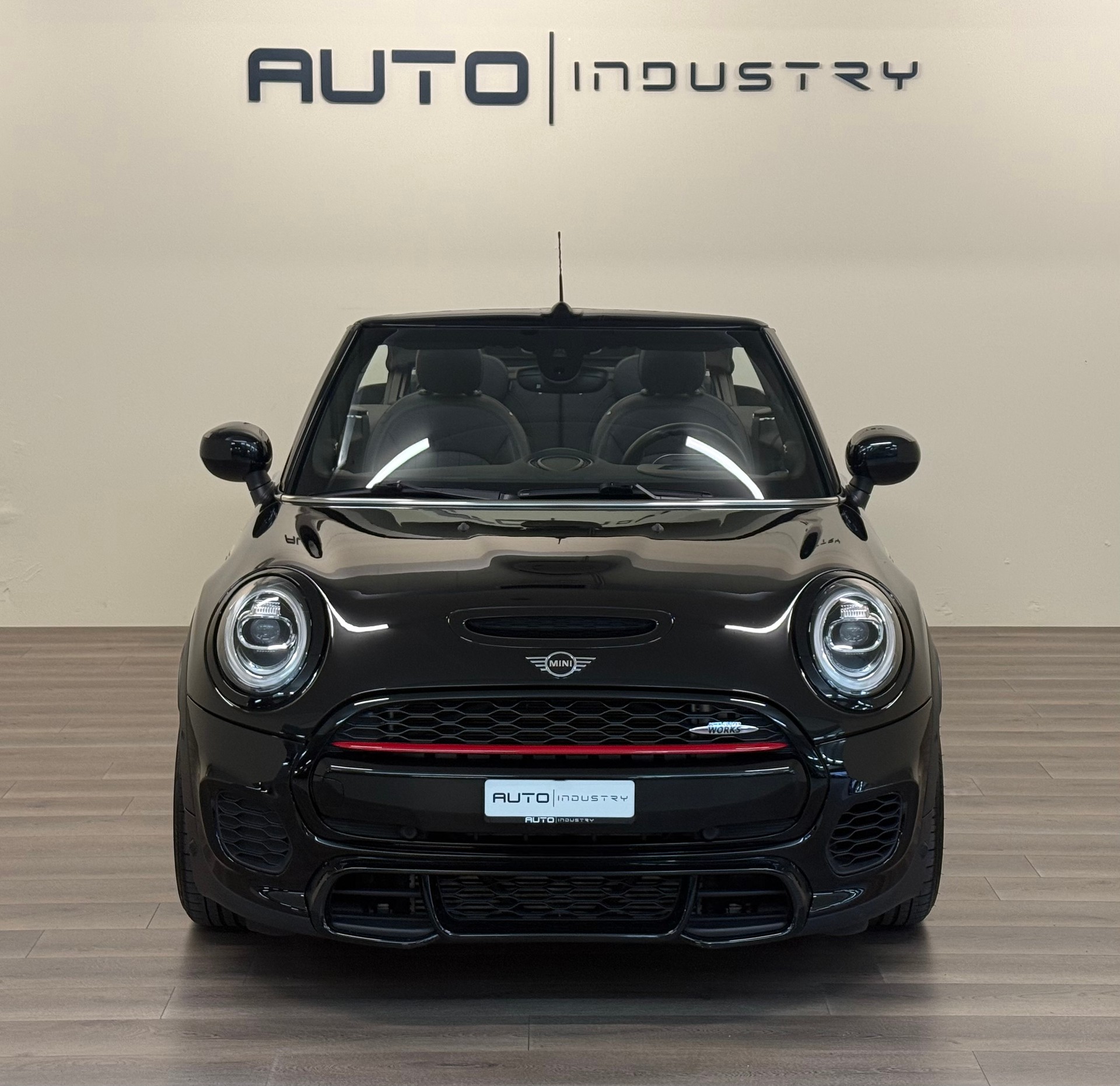 MINI Cooper John Cooper Works Cabriolet Steptronic-image-9