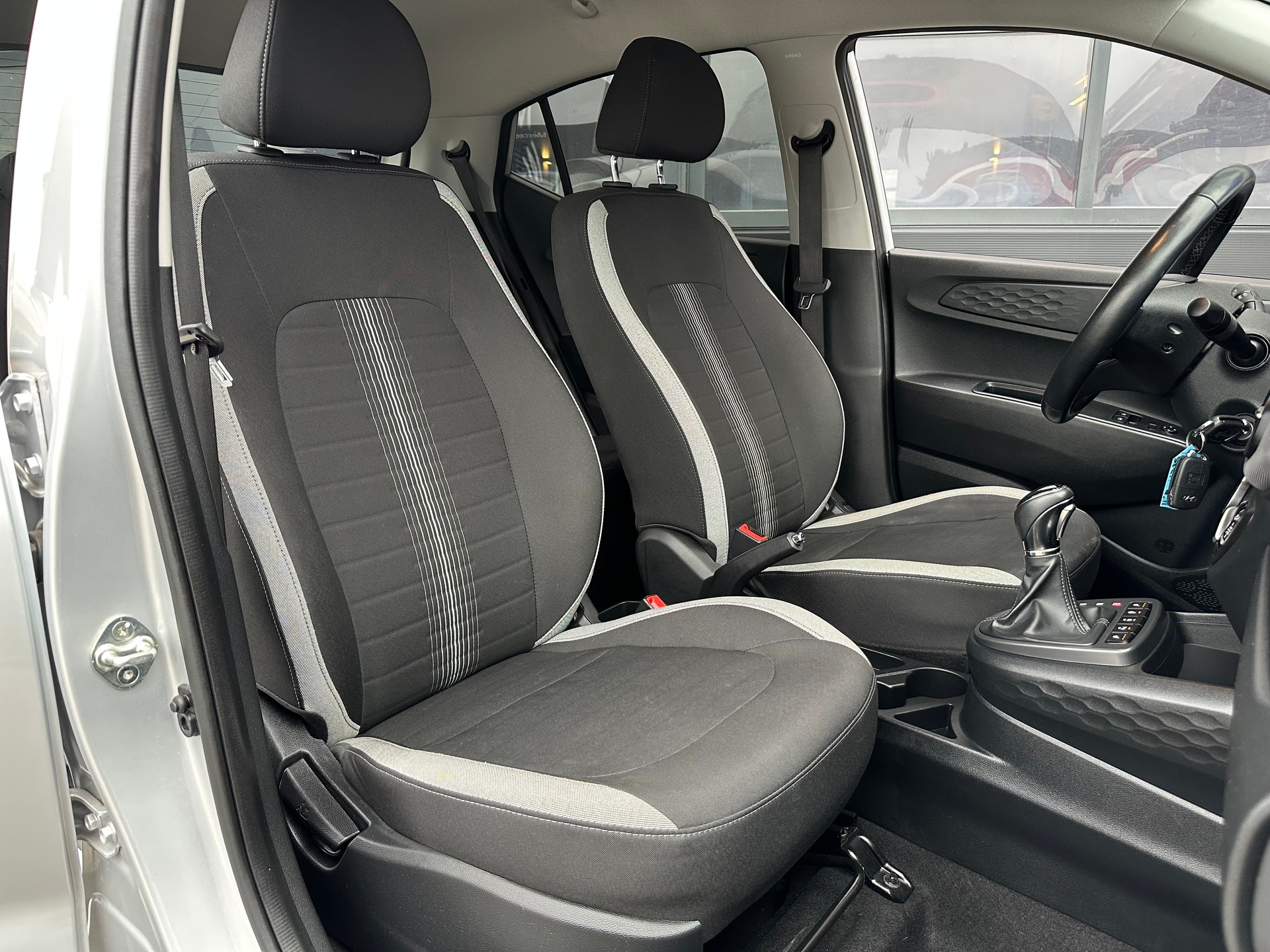 HYUNDAI i10 1.2 Vertex Automat-image-14