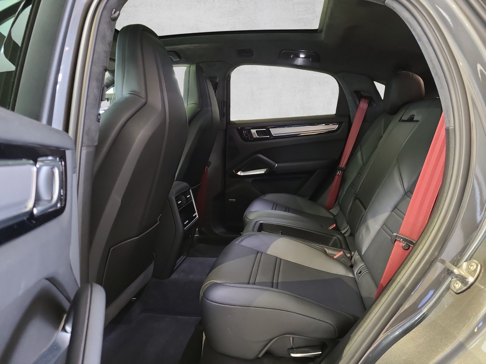 PORSCHE Cayenne Coupé 4.0 V8 Turbo Coupé-showroom-element-2