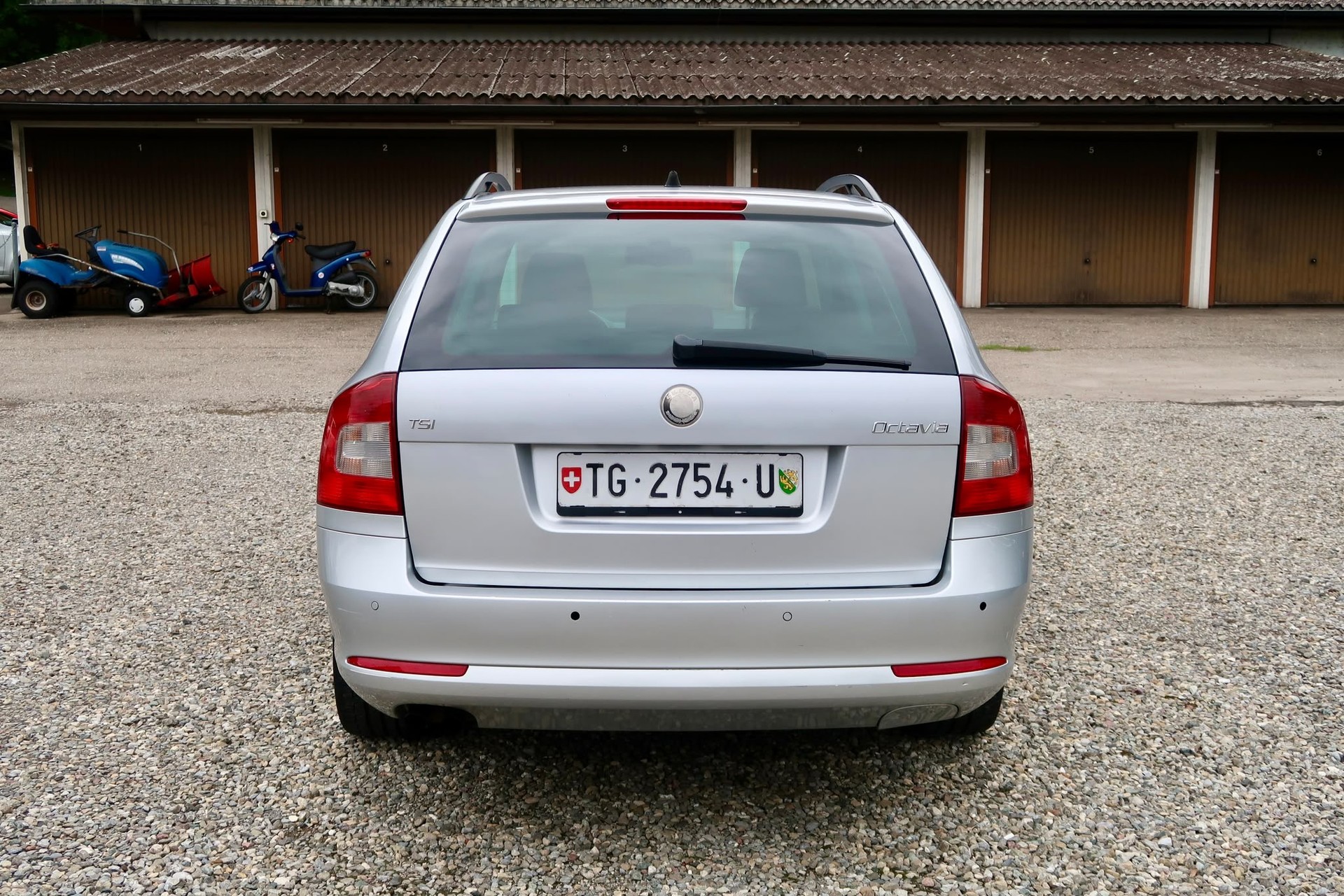 SKODA Octavia Combi 1.4 TSI Ambiente DSG-image-3