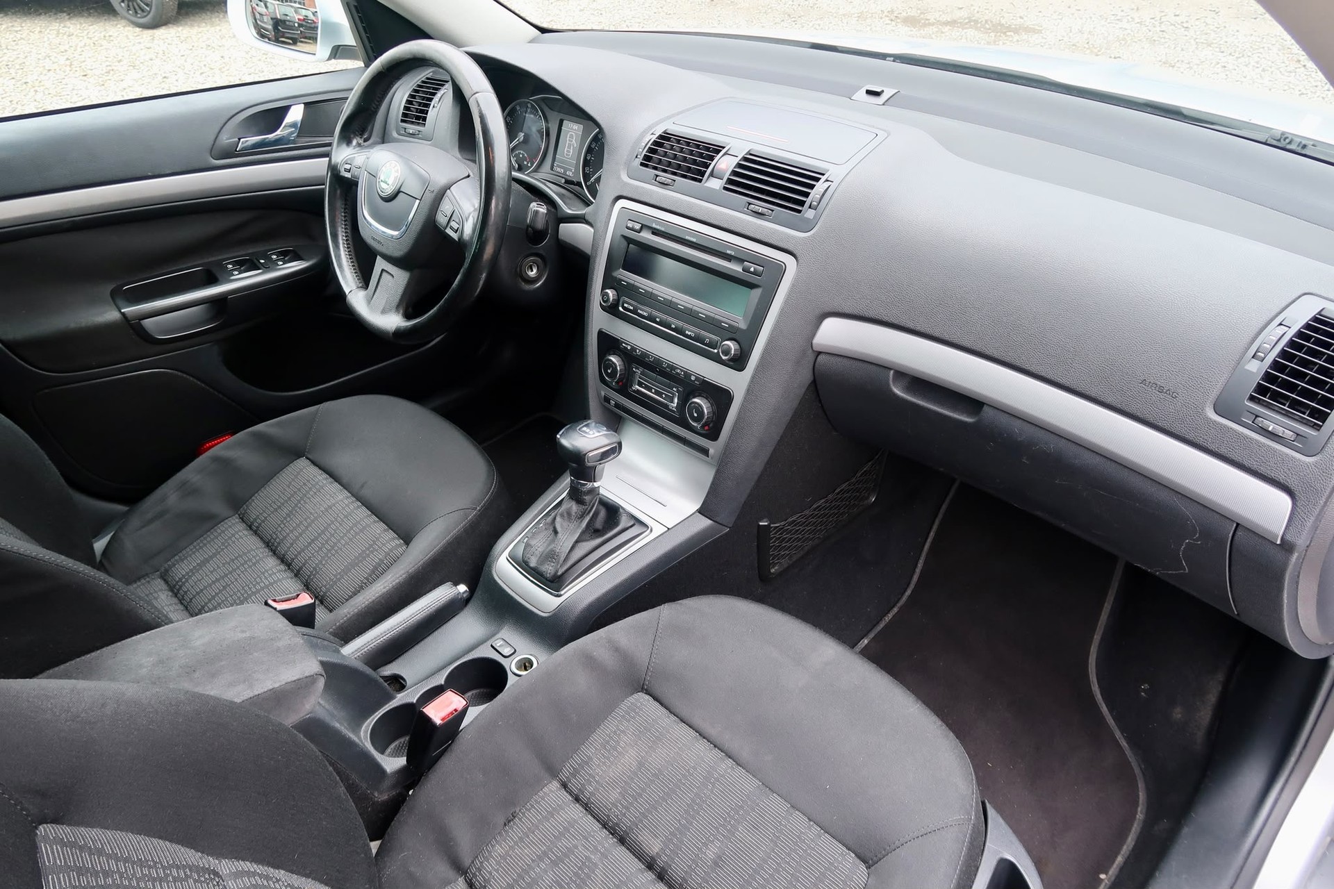 SKODA Octavia Combi 1.4 TSI Ambiente DSG-image-7