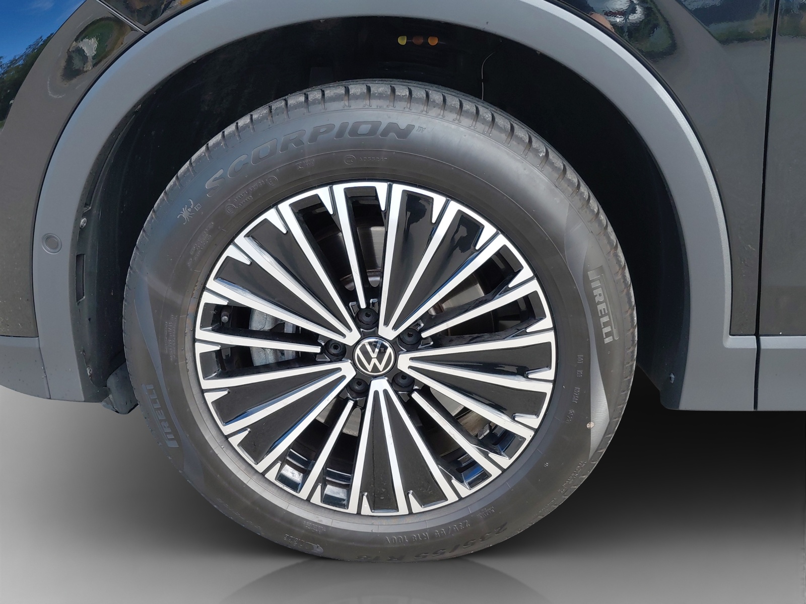 VW Tiguan 2.0 TSI DSG Elegance 4Motion-image-13