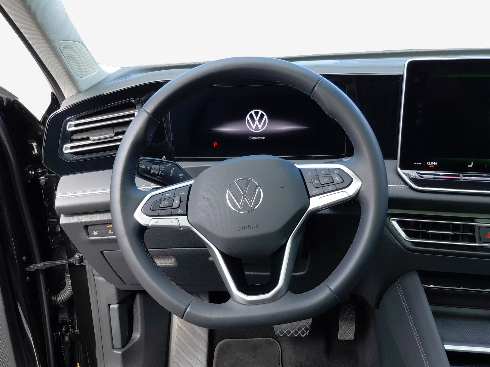 VW Tiguan 2.0 TSI DSG Elegance 4Motion-image-9