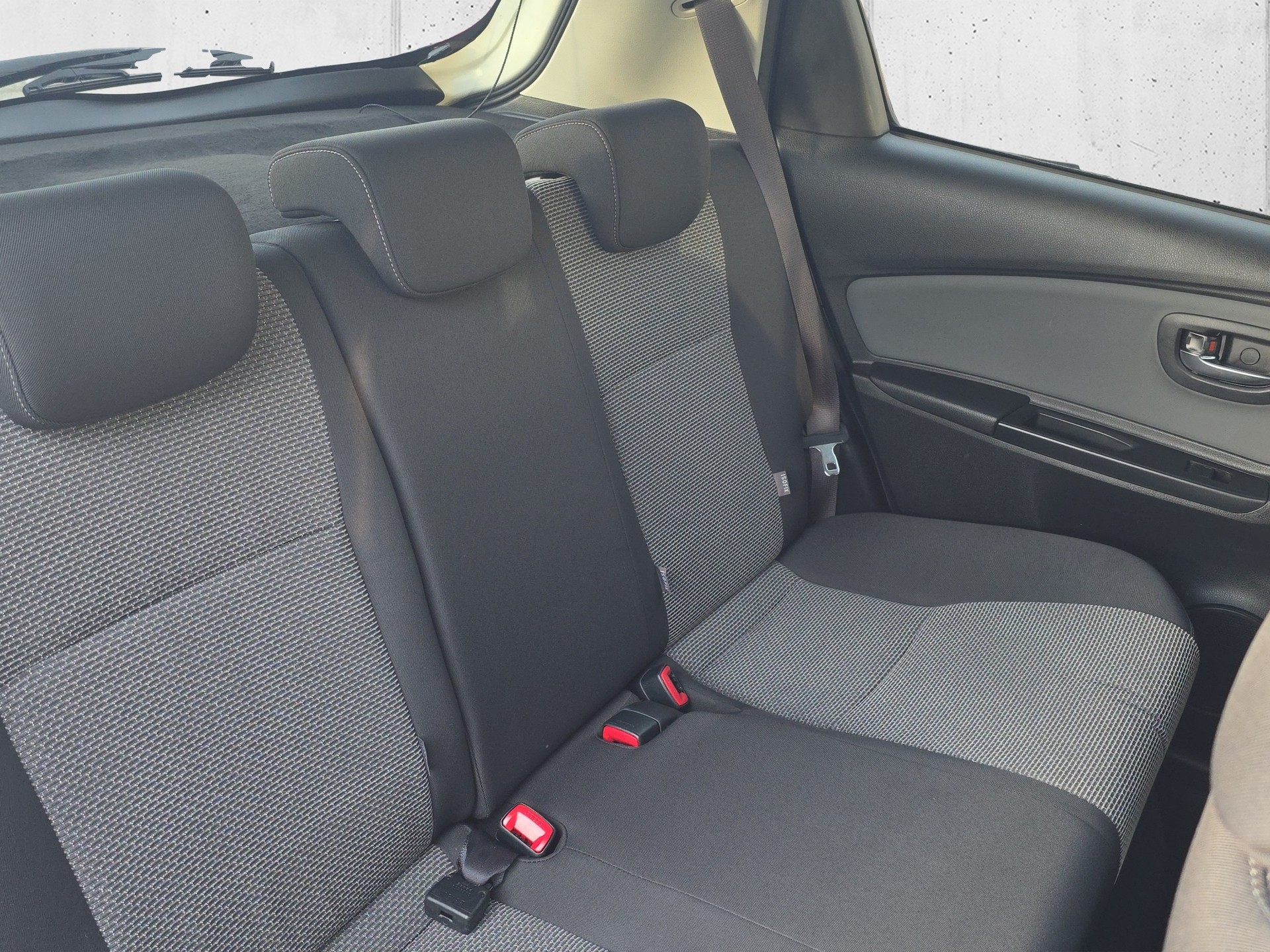 TOYOTA Yaris 1.5 VVT-i HSD Trend-image-17