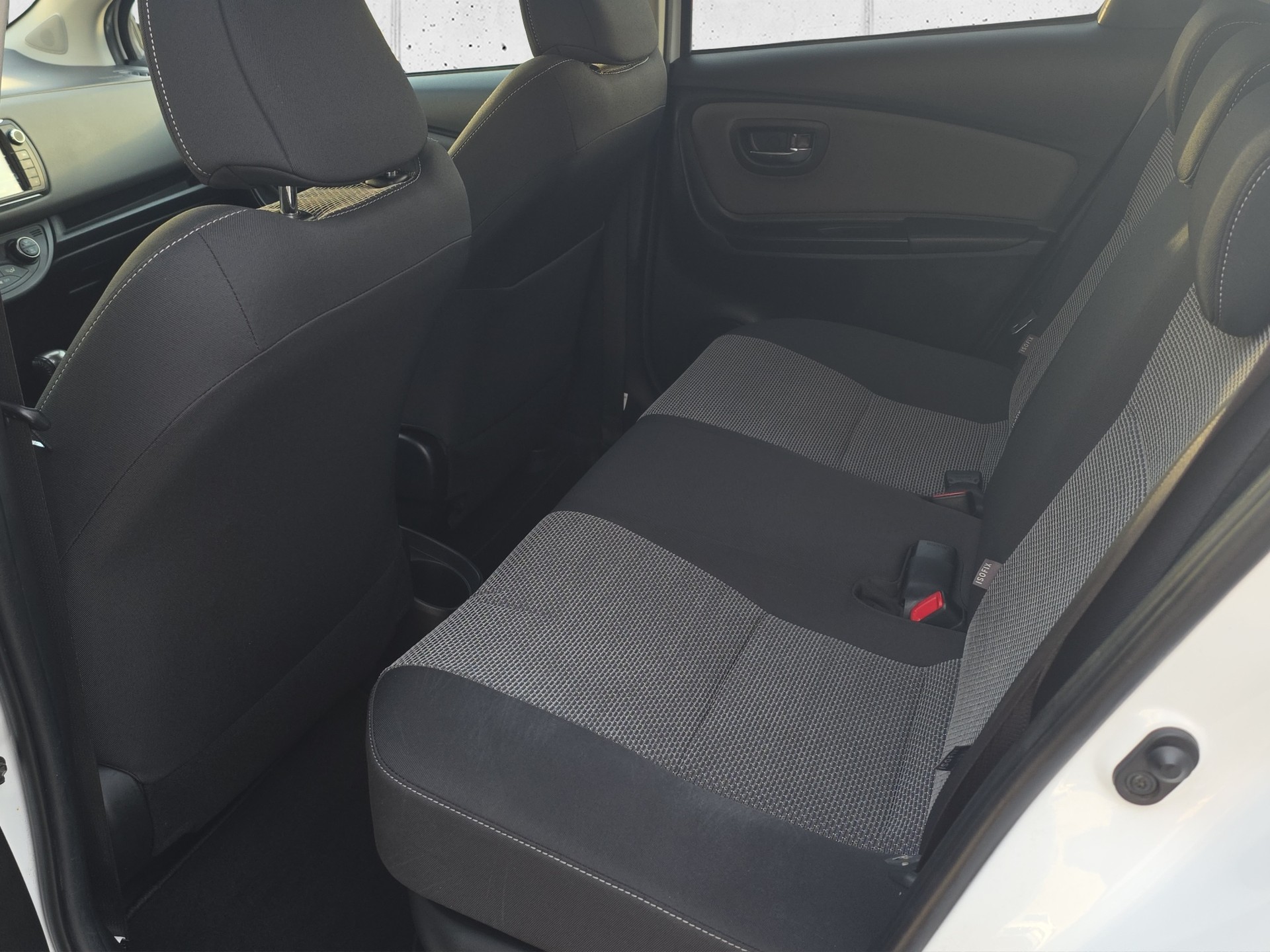 TOYOTA Yaris 1.5 VVT-i HSD Trend-image-12