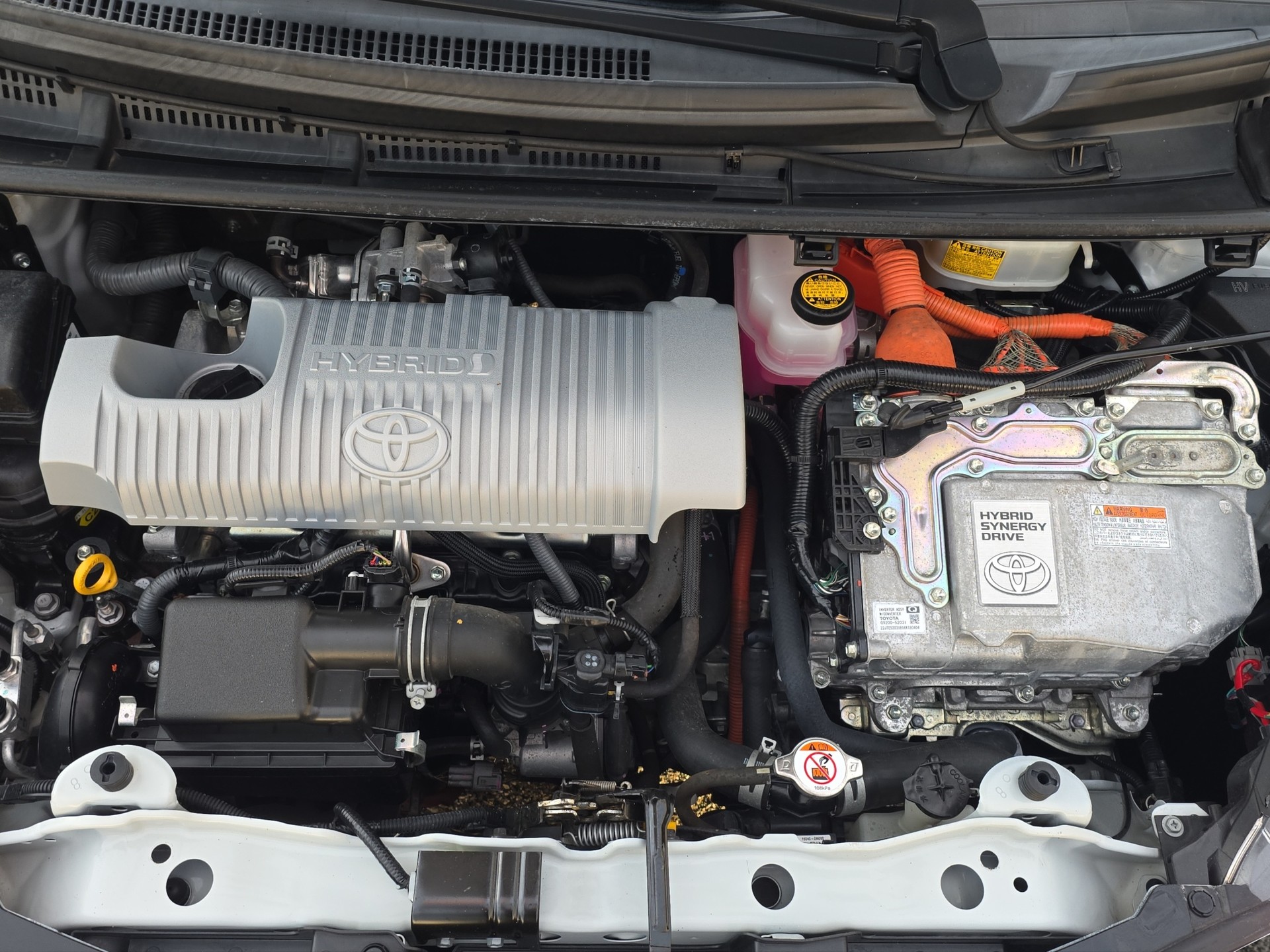 TOYOTA Yaris 1.5 VVT-i HSD Trend-image-21