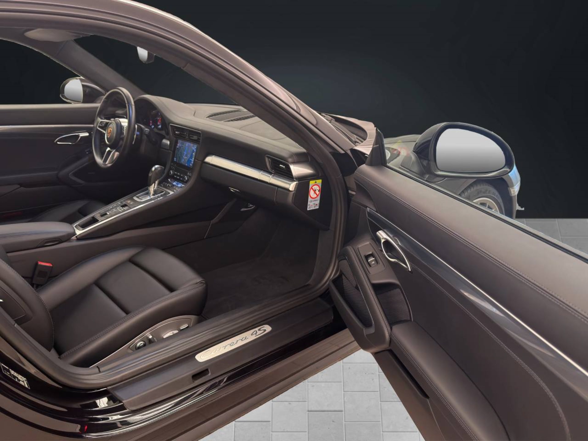 PORSCHE 911 Carrera 4S-image-18